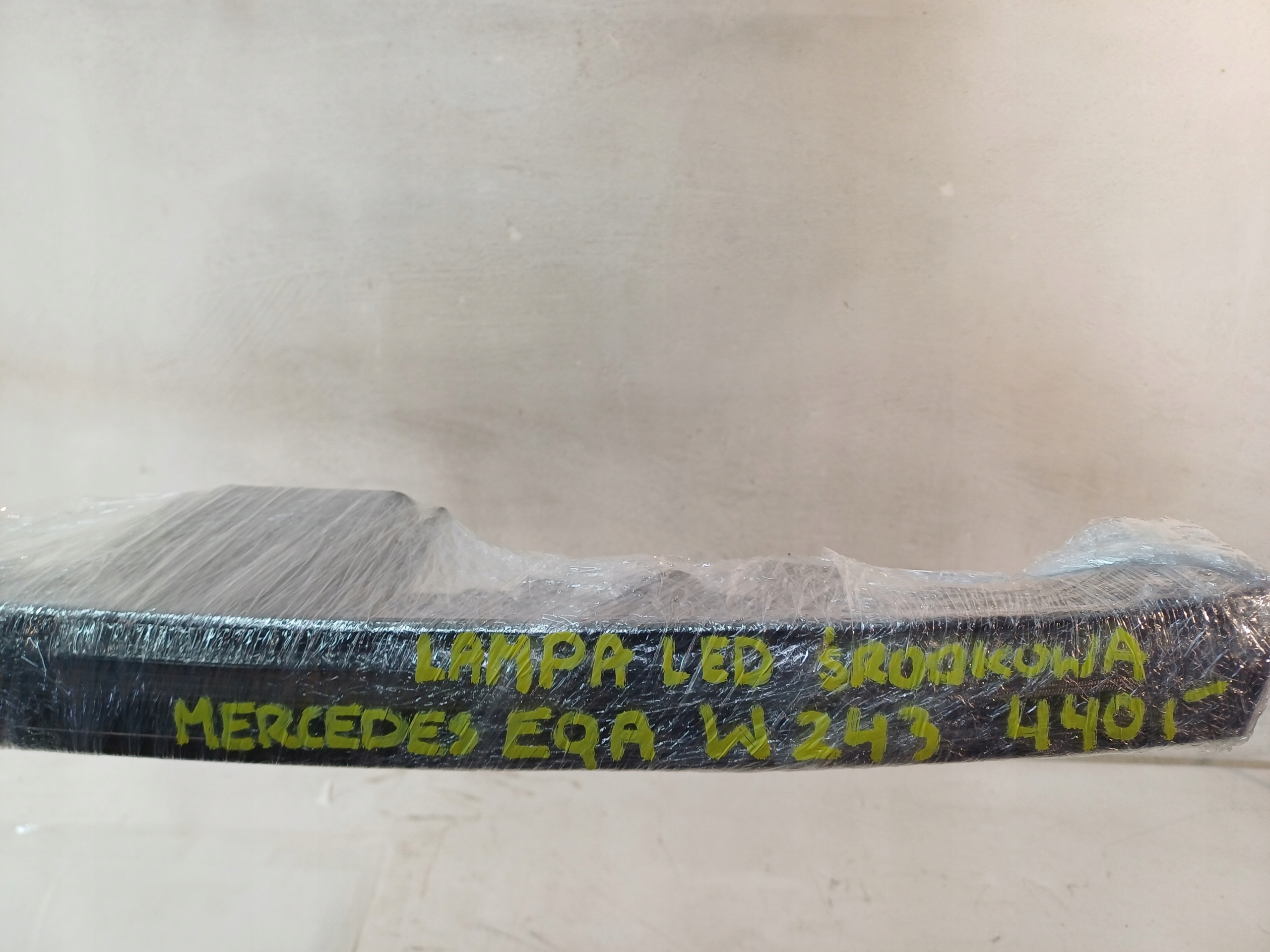 led перед MERCEDES EQA EQB 243 A2439063200