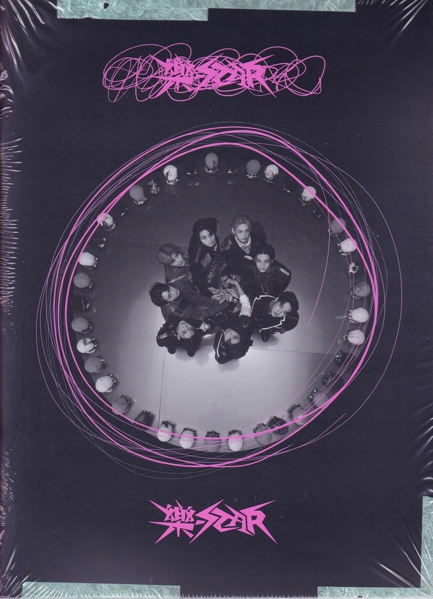 {{{ STRAY KIDS - ROCK-STAR - STANDARD ROLL VERSION