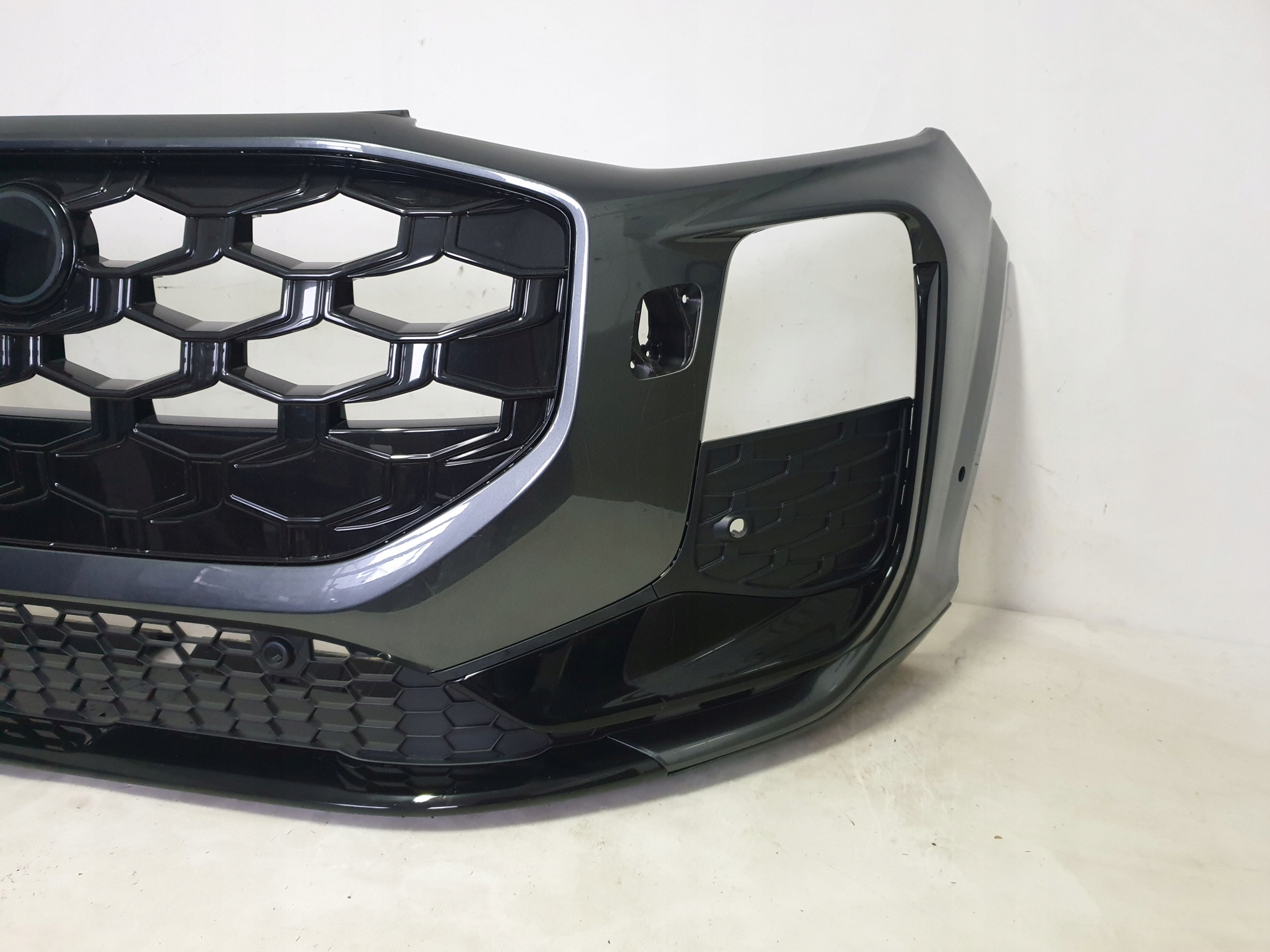 AUDI Q3 III 83H S-LINE 25-> bumper front front 6xPDC washers 83H807437D