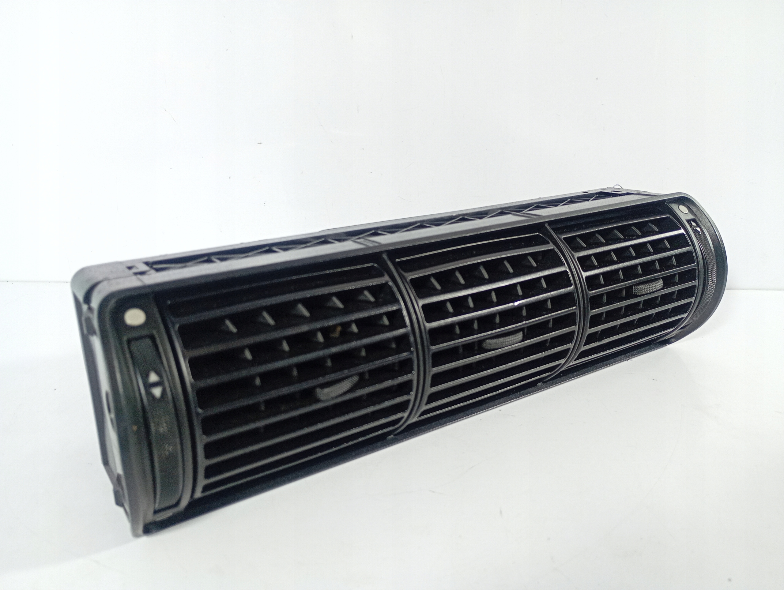 Audi A4 B5 94-01 Lüftungsgitter des lüfters luft mitte OE 8D0820951