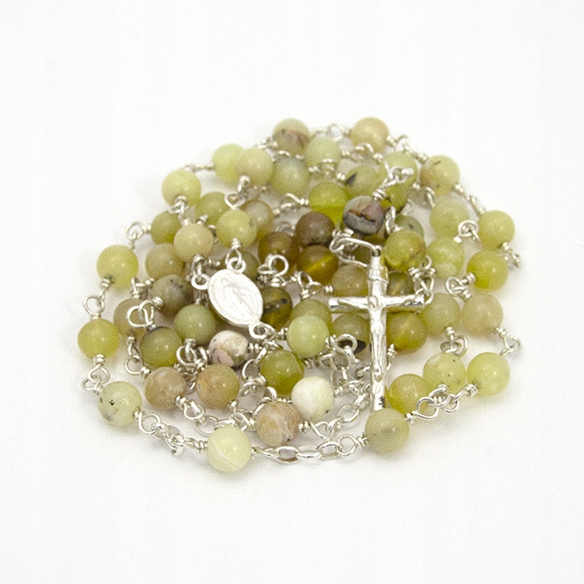 Ručně vyráběný růženec stříbro 925 s přírodním máslovým opálem 6mm