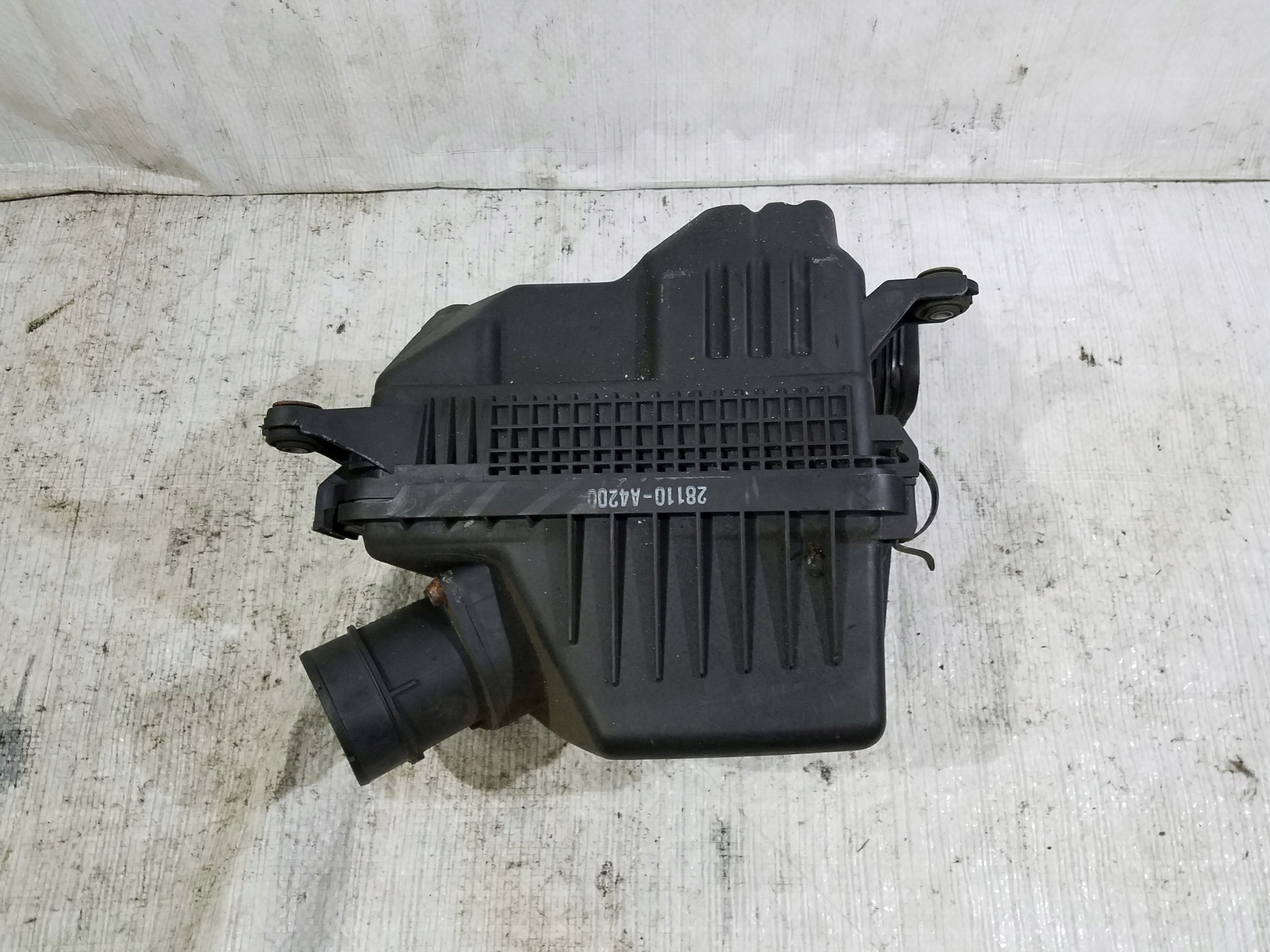 28110-A4200 - КОРПУС ВОЗДУШНОГО ФИЛЬТРА KIA CARENS IV 1.7 CRDI