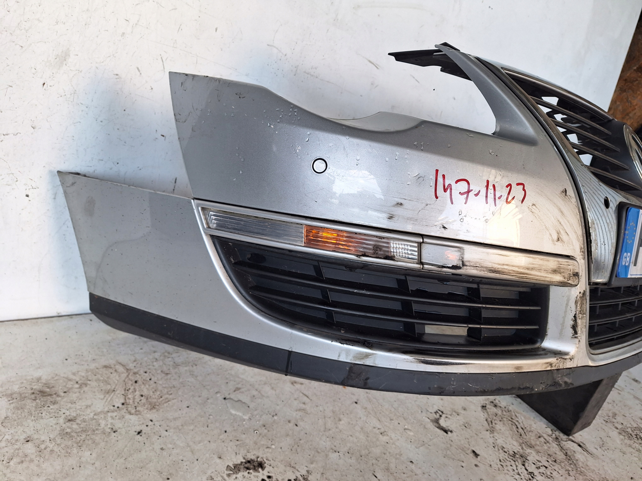 VOLKSWAGEN PASSAT B6 05-10 bumper + PDC LA7W