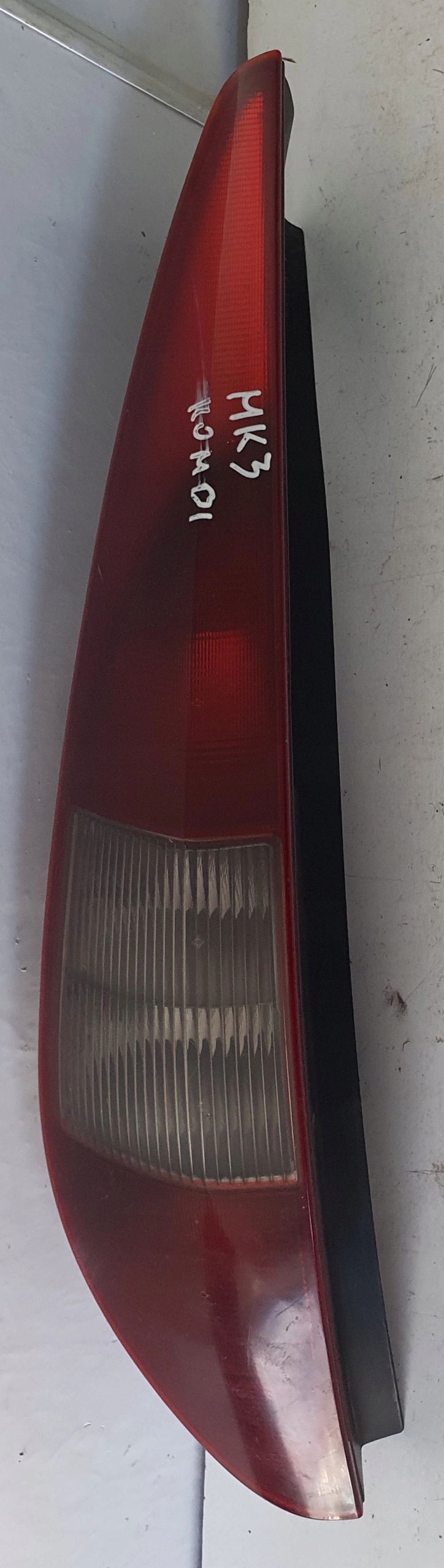light left rear part Ford Mondeo Mk3 kombi