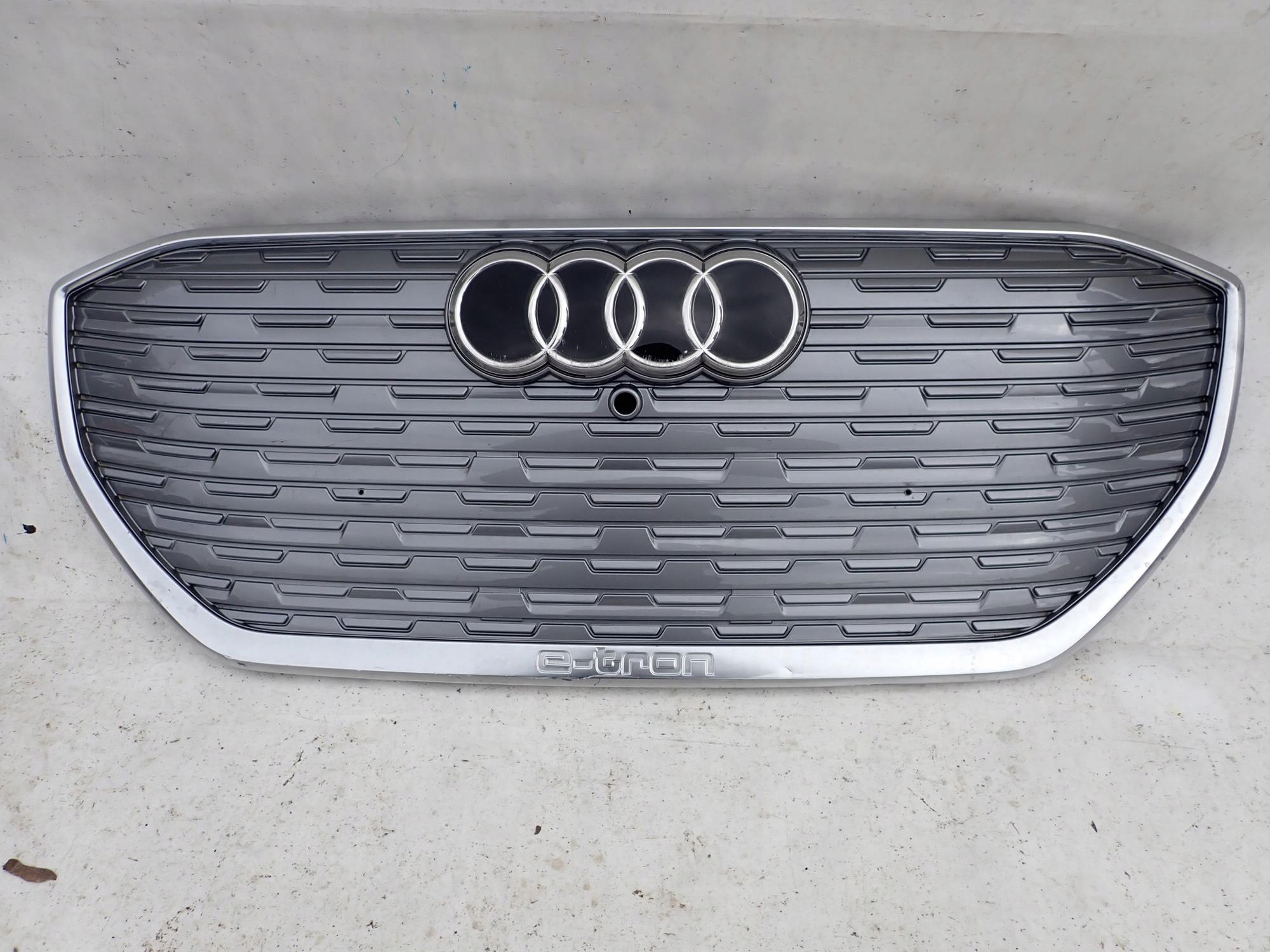 AUDI Q4 E-TRON 21-> grill grille