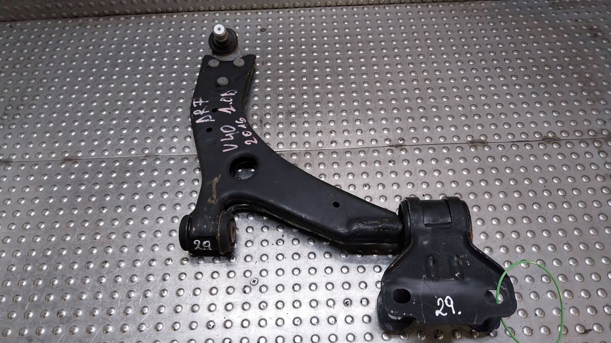 arm right front AV61-3A262-DA VOLVO V40 II LIFT (2016-2019) 2.0 D2