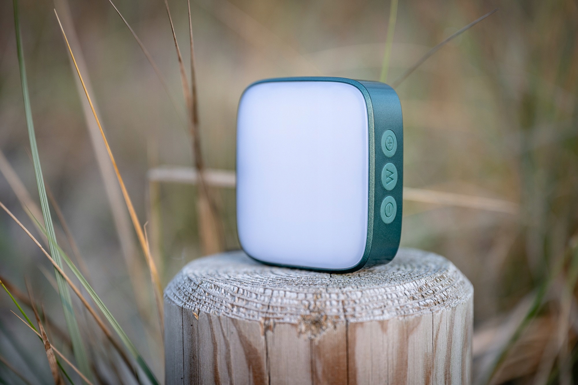 Lampa LED Newell Campina 5200 mAh IP64 Cechy dodatkowe wejście USB wodoodporna