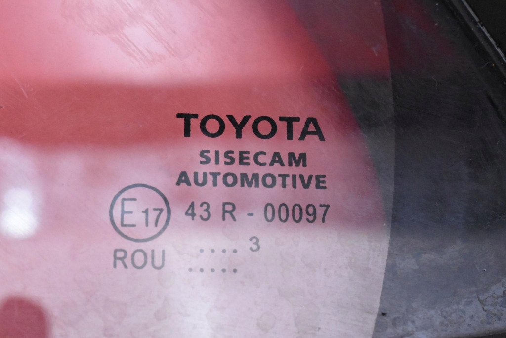 window side left rear part rear MALA TOYOTA YARIS CROSS 20