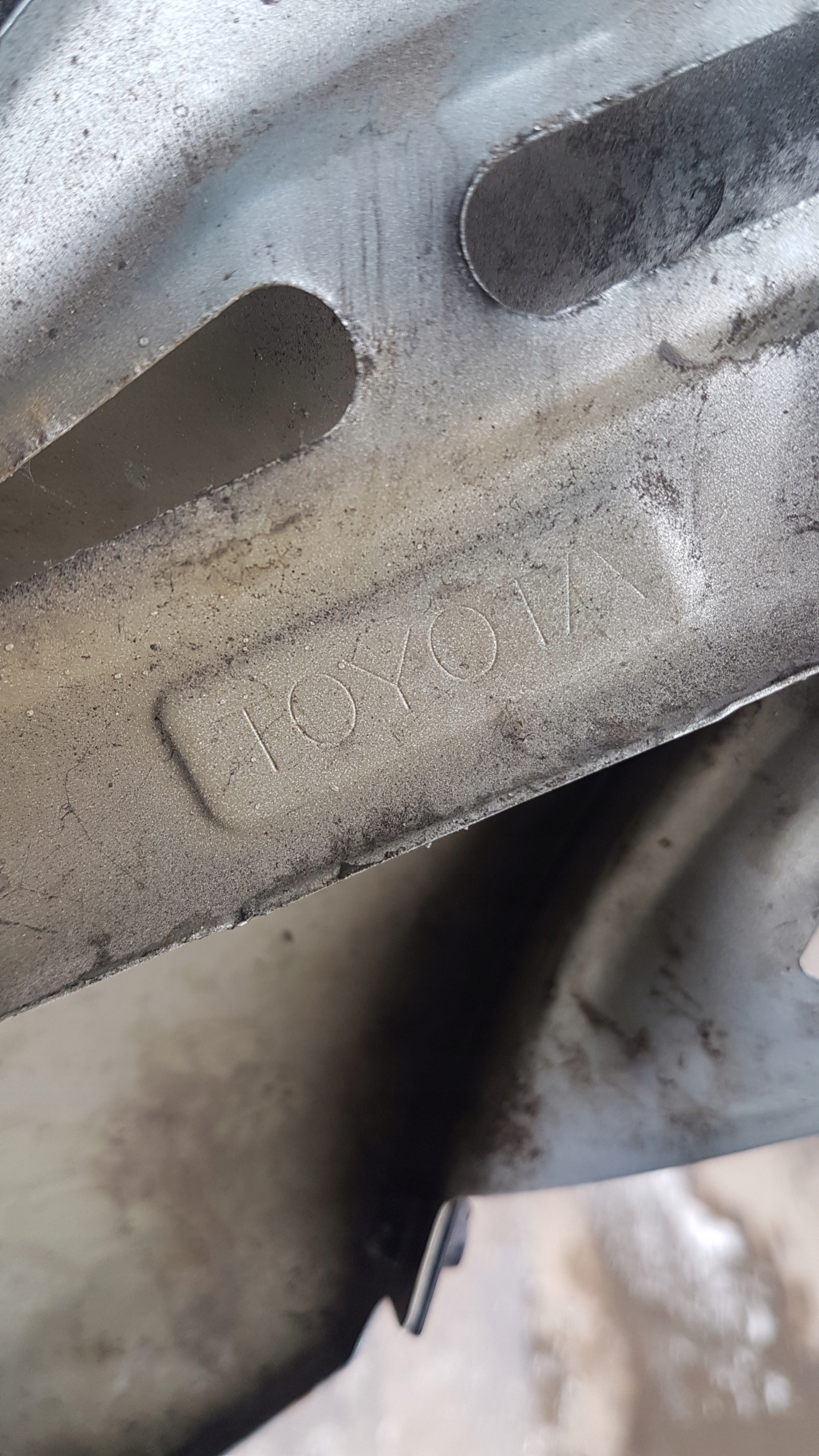 PARAFANGO L LEXUS IS220 IS250 IS350 05-10 LAK: 8R6