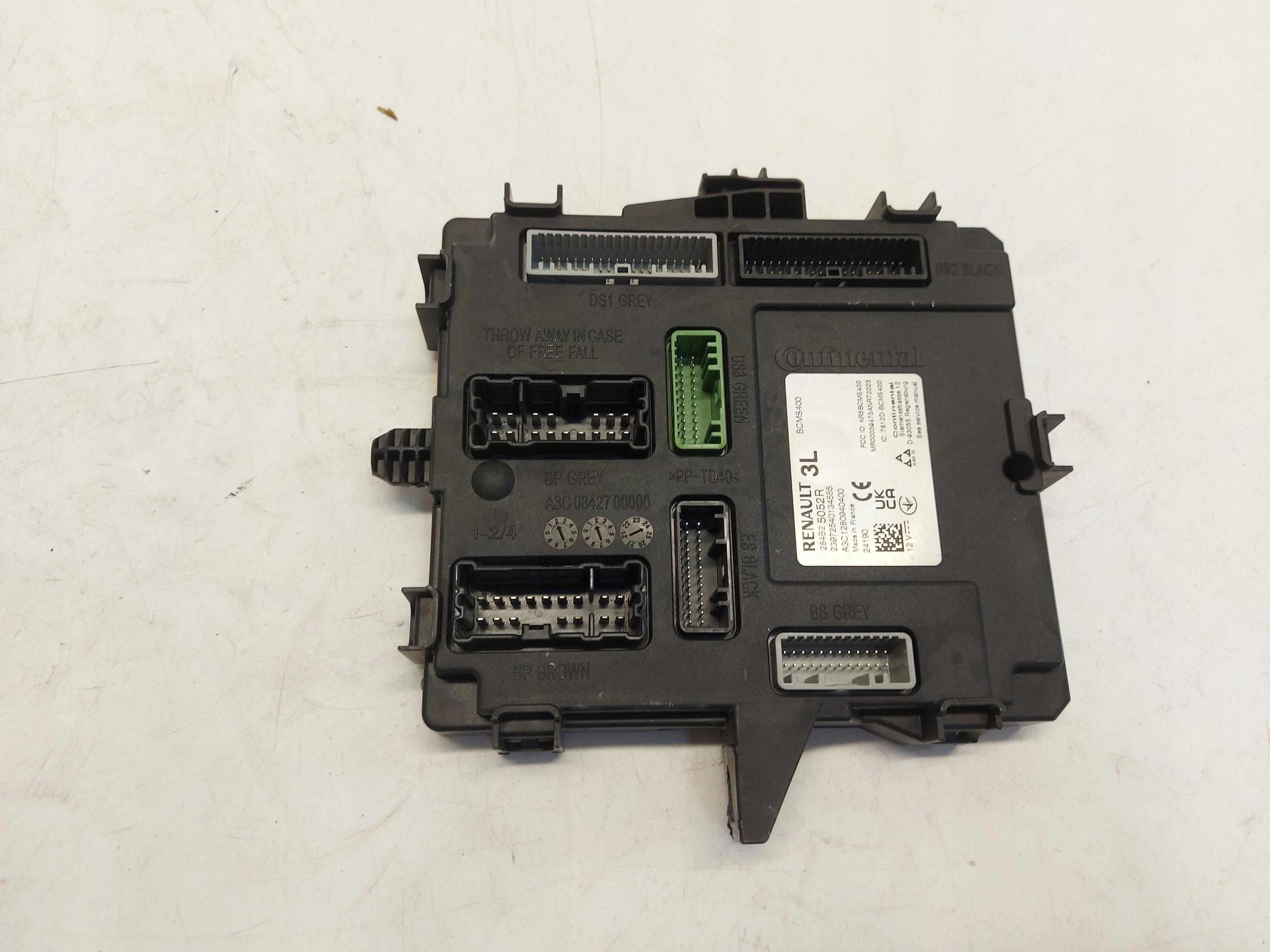 RENAULT Scenic E-Tech V 5 module control unit BCM 284B25052R