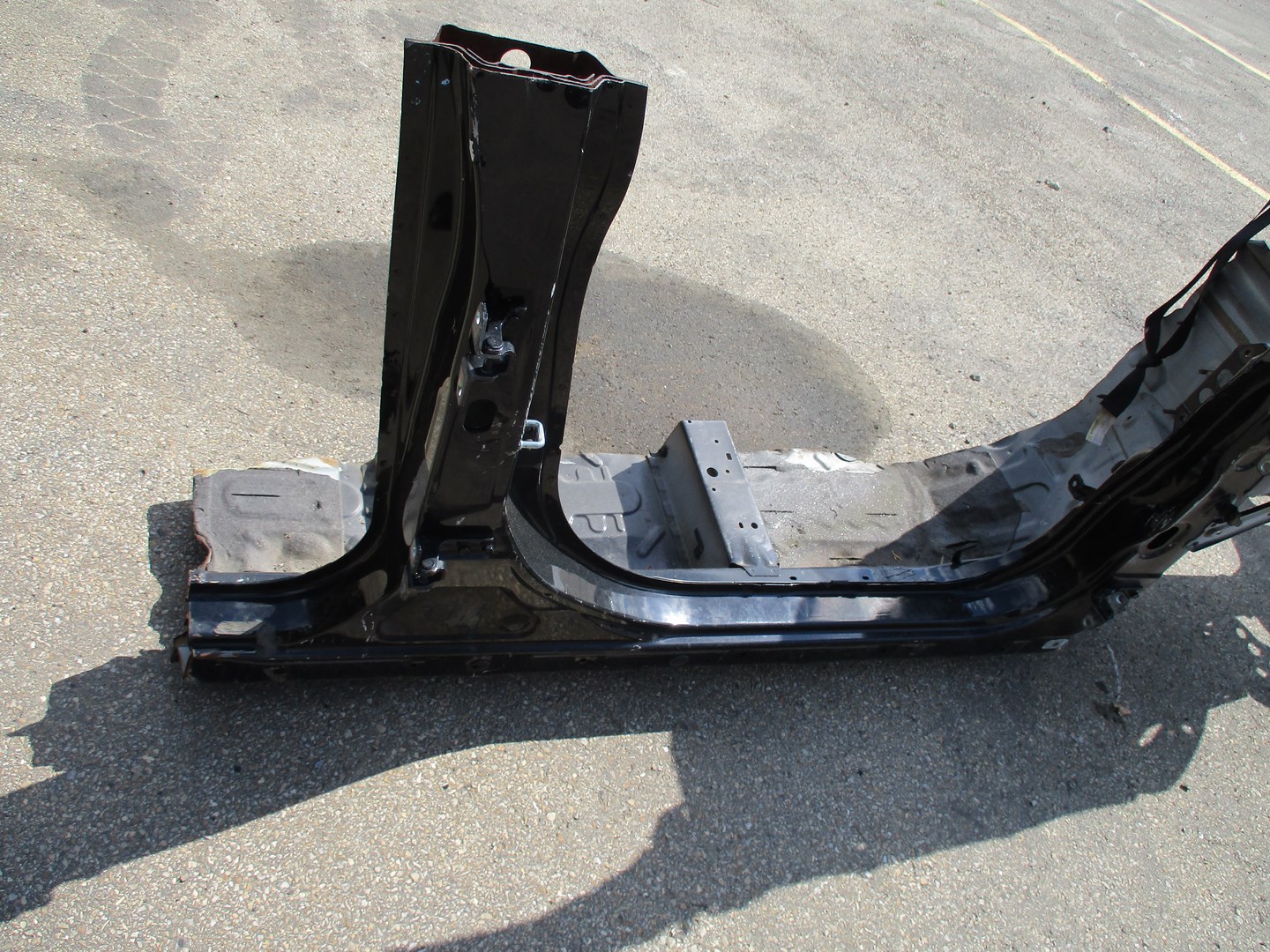 PODŁUŻNICA ĆWIARTKA PRÓG INFINITI QX70 PRAWA PRZÓD Producent części Infiniti OE