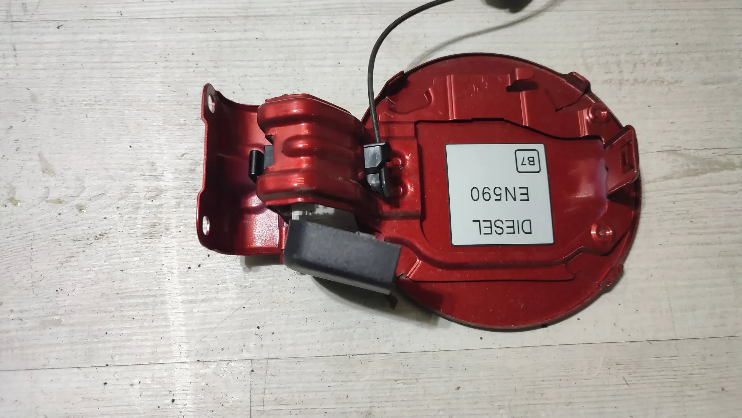 Mitsubishi ASX 18r. 1.6DiD Tankklappe des Kraftstoffsbehälters