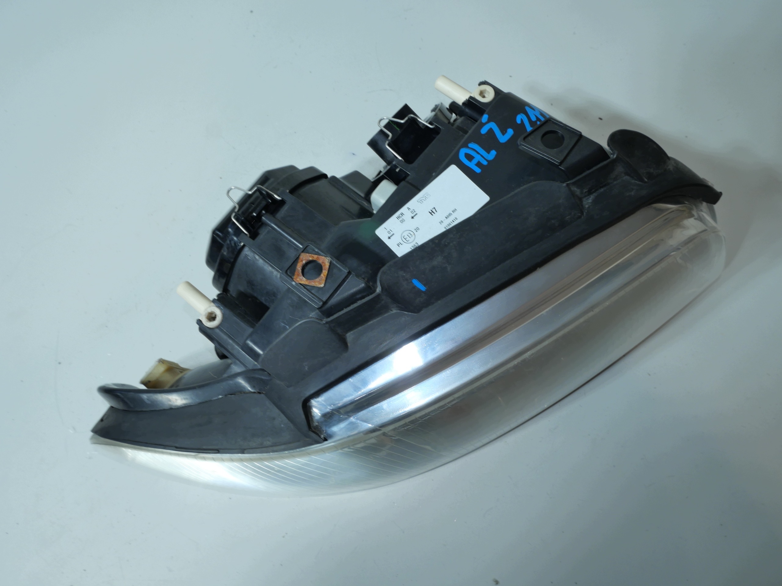 light front right TYC 20-A005 AUDI A4 B5 FL replacement