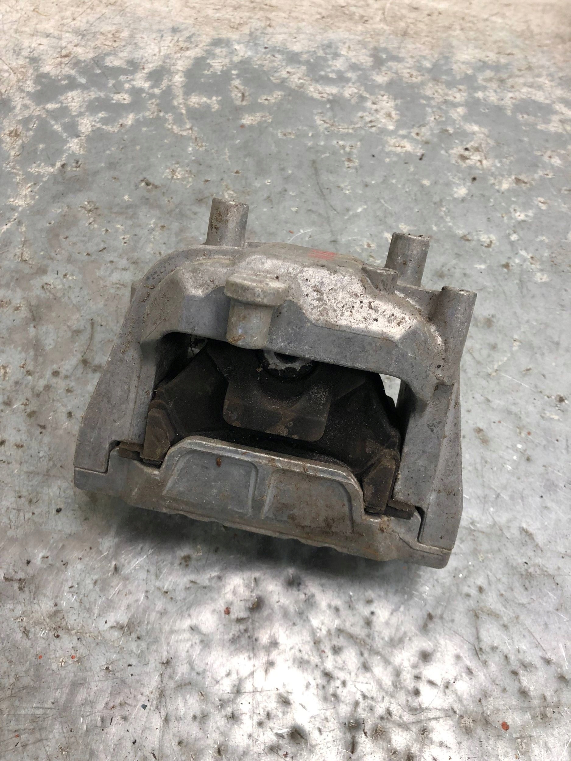 holder engine mount VW SKODA AUDI 1K0199262CB