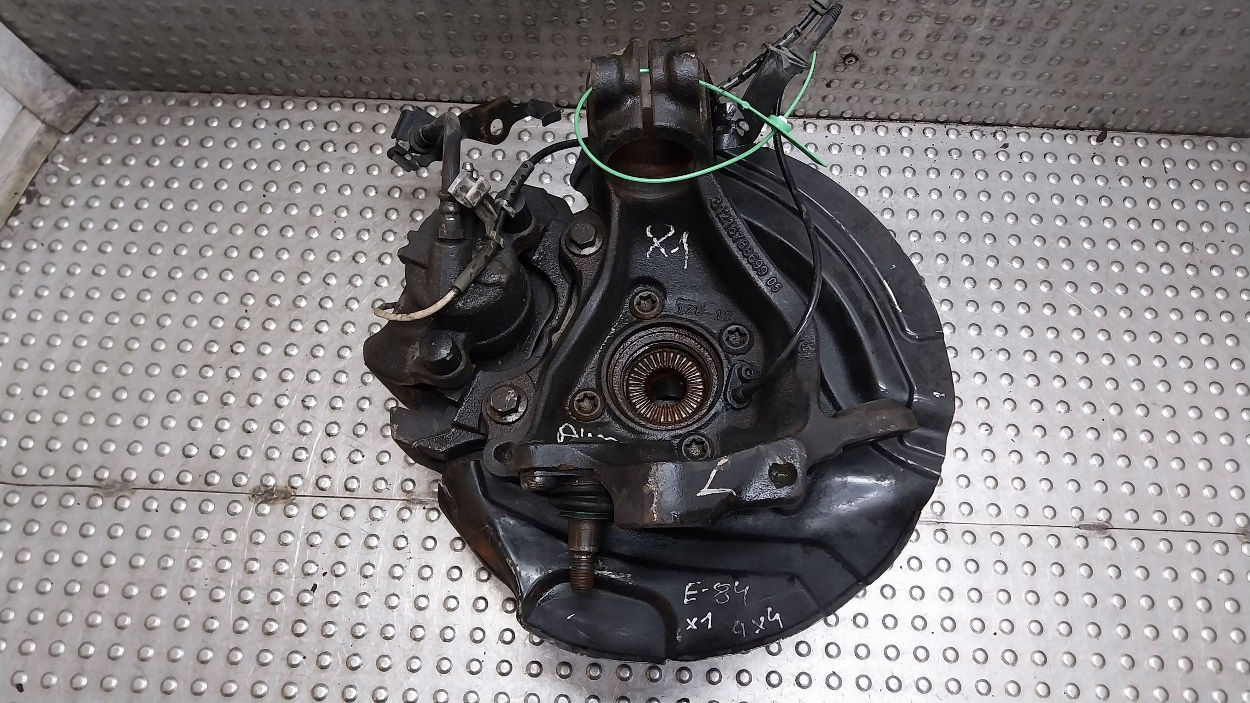 otoč čepu třmen levý předek KPL 6788699 BMW X1 E84 XDRIVE