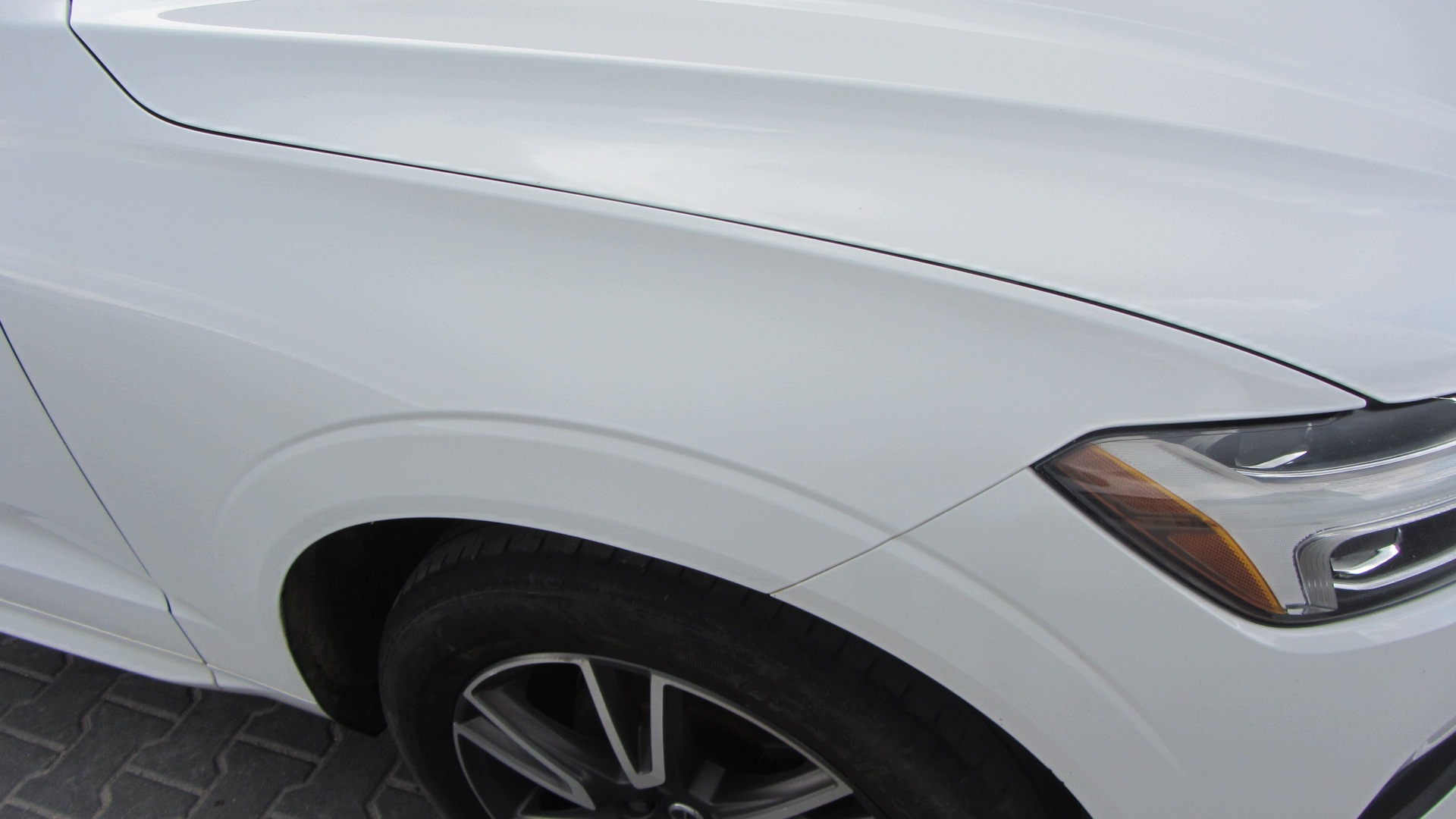VOLVO XC60 II XC 60 2 white right front fender front original 614-46