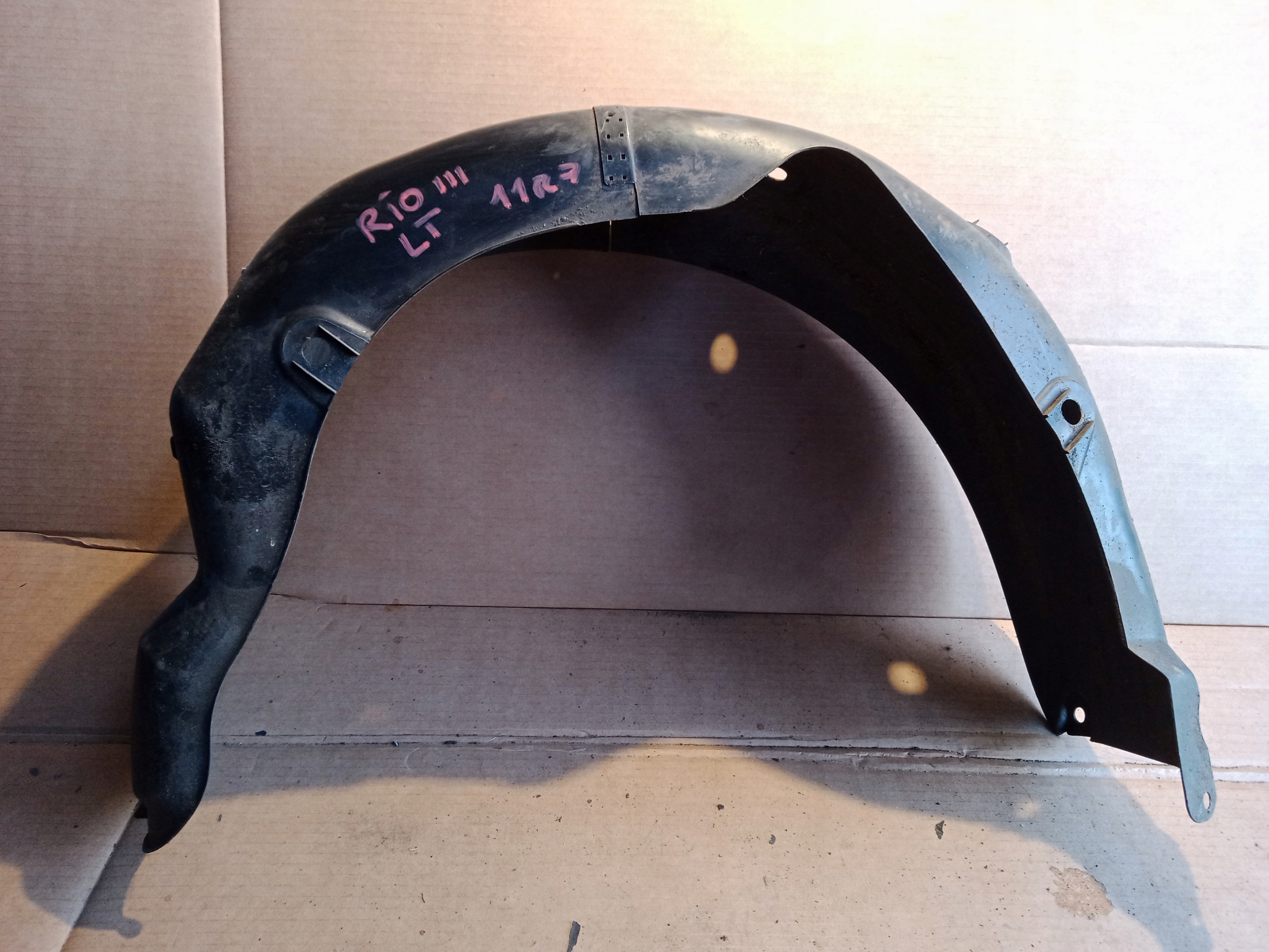 KIA RIO III mudguard left rear part 86825-1W010 2011