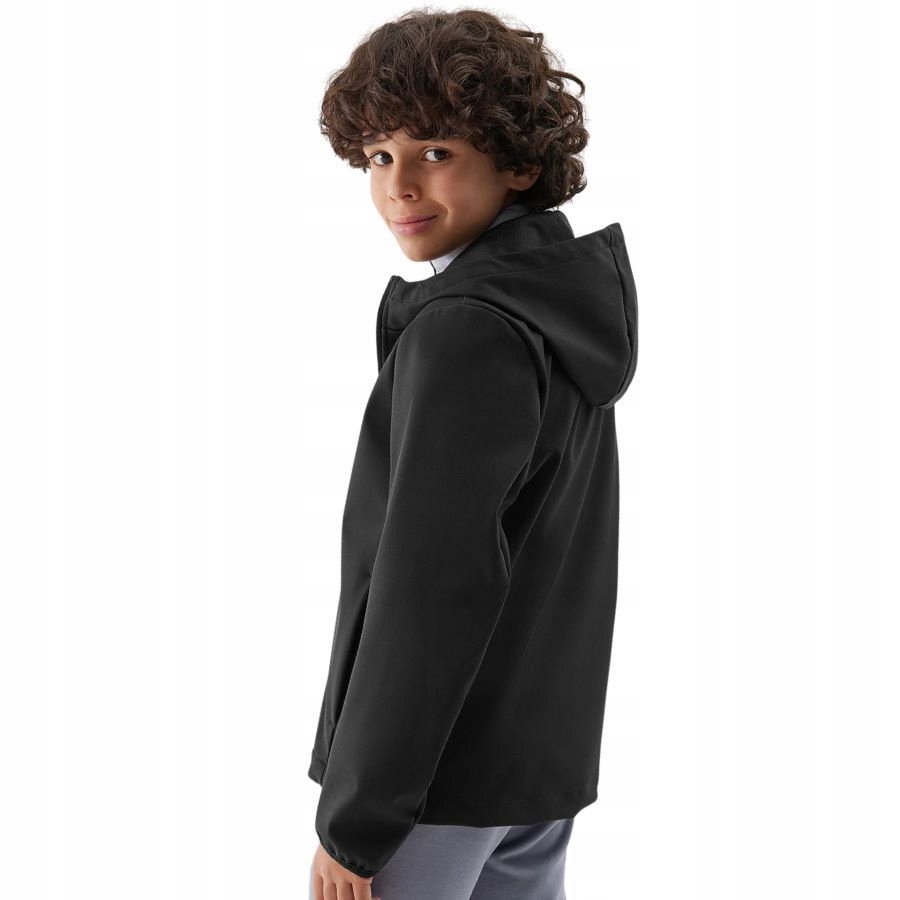 KURTKA 4F CHŁOPIĘCA WIOSENNA PRZEJŚCIOWA SOFTSHELL SPORTOWA NA CO DZIEŃ Kod producenta 4FJAW23TDJAM276 21S