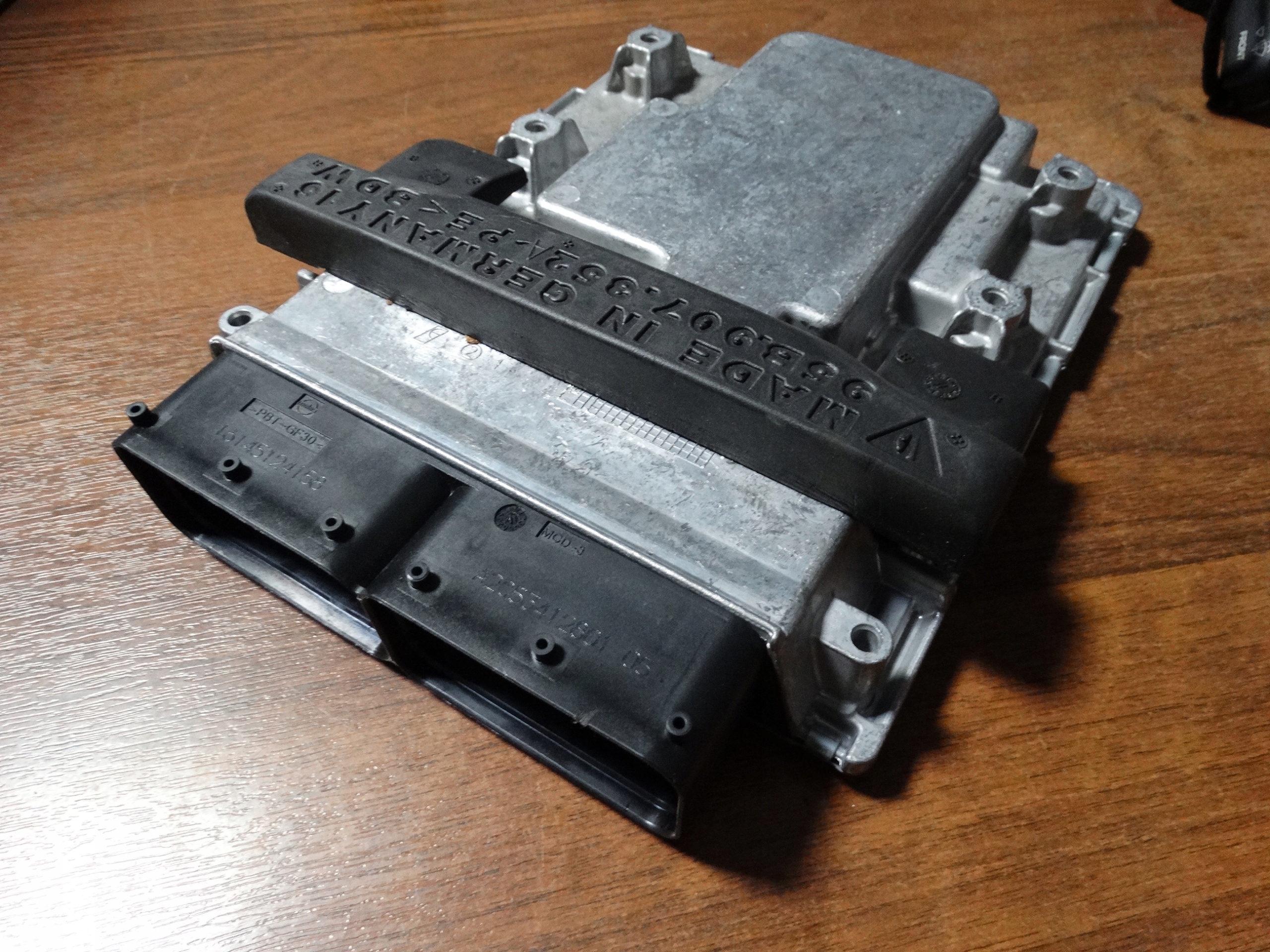 IDEALNY control unit ECU of the engine PORSCHE MACAN 3.0i 1 9