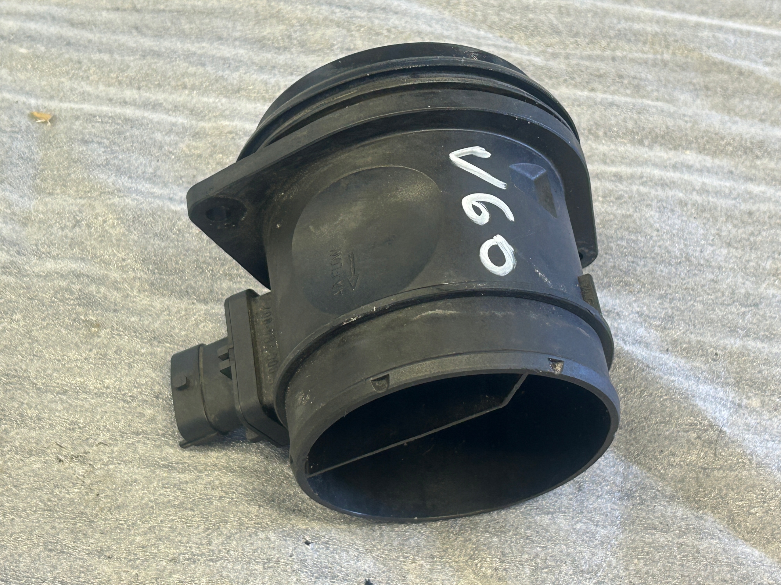 VOLVO V60 2,0 D flow meter air 30785472