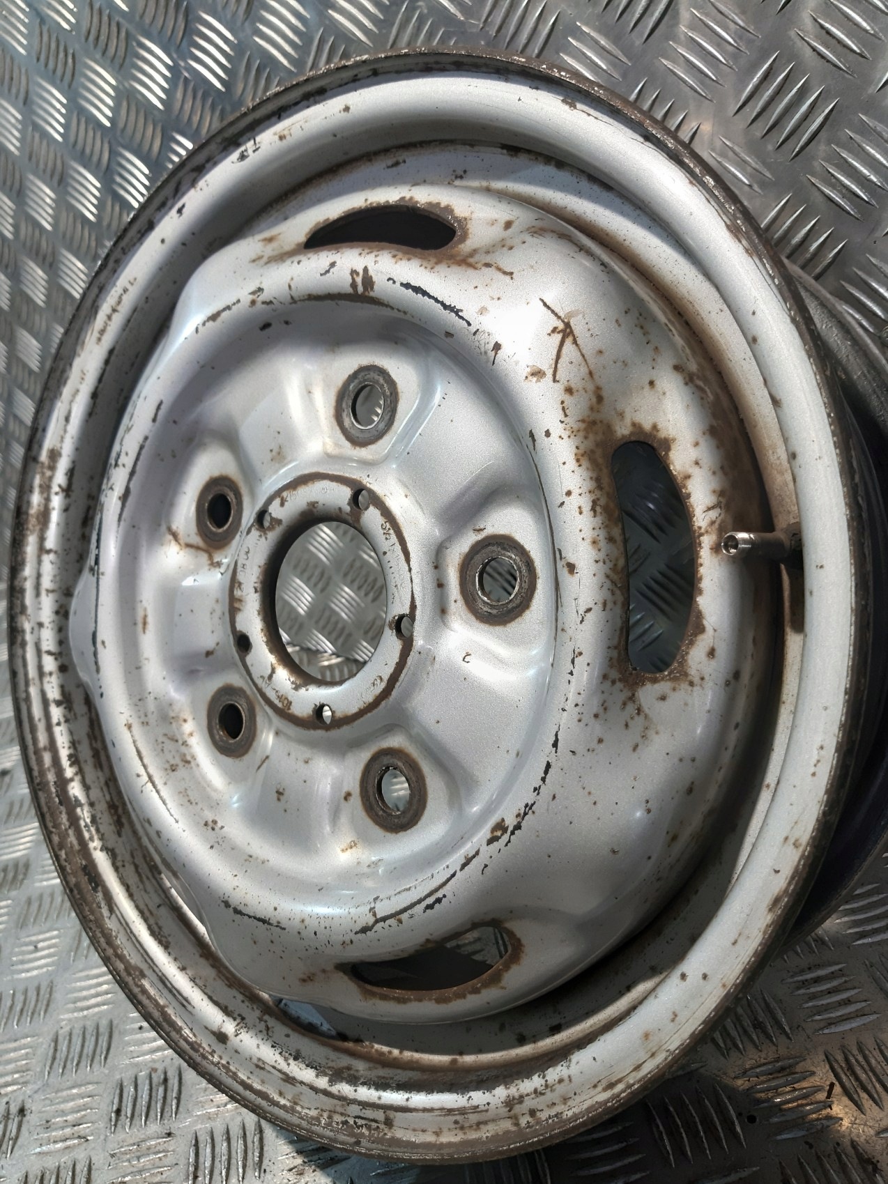 disk oceľový 1x FORD 2150829 5x160 5,5J ET60 R15