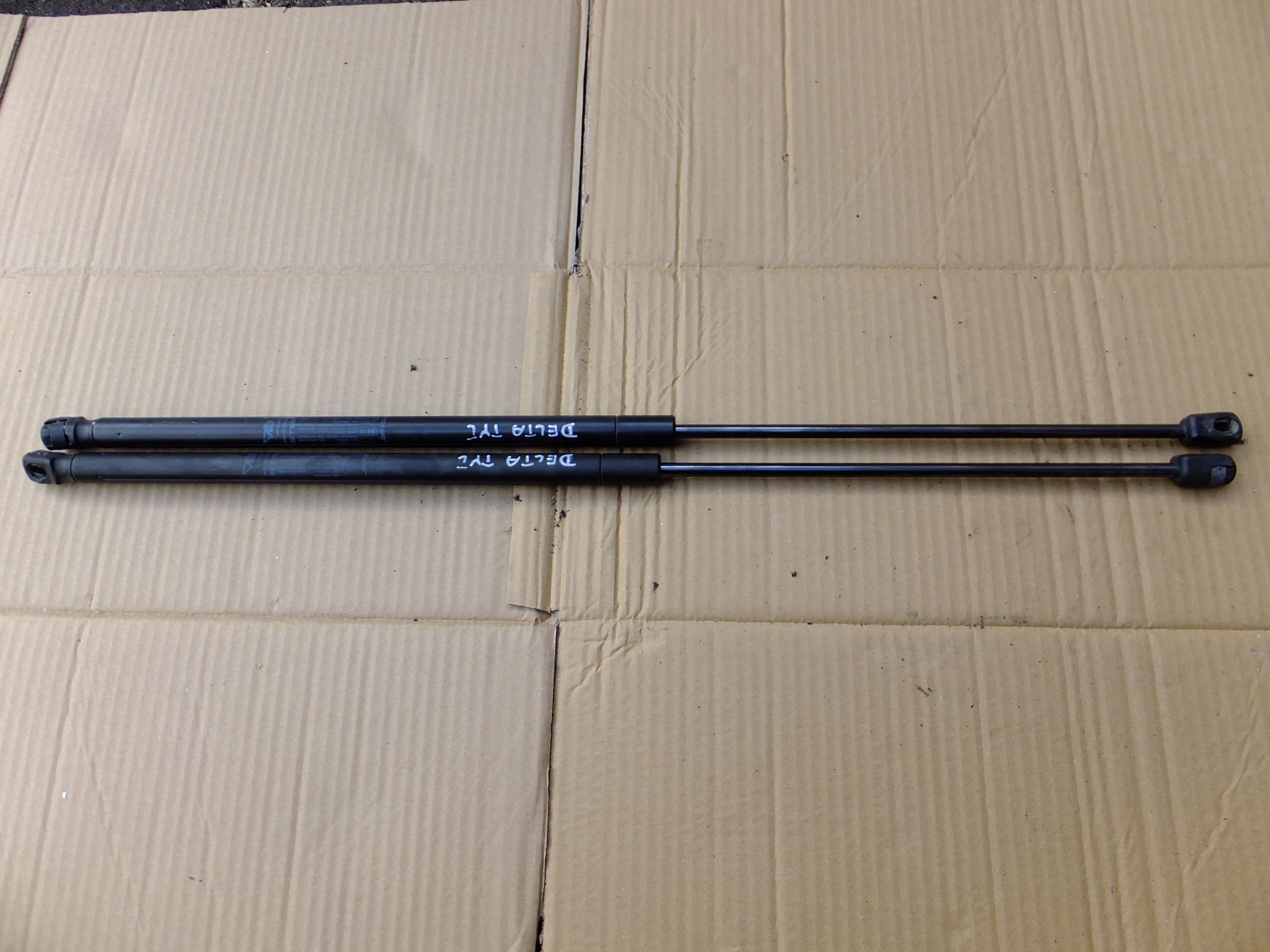 damper bonnet rear part komplet lancia delta III 2012r