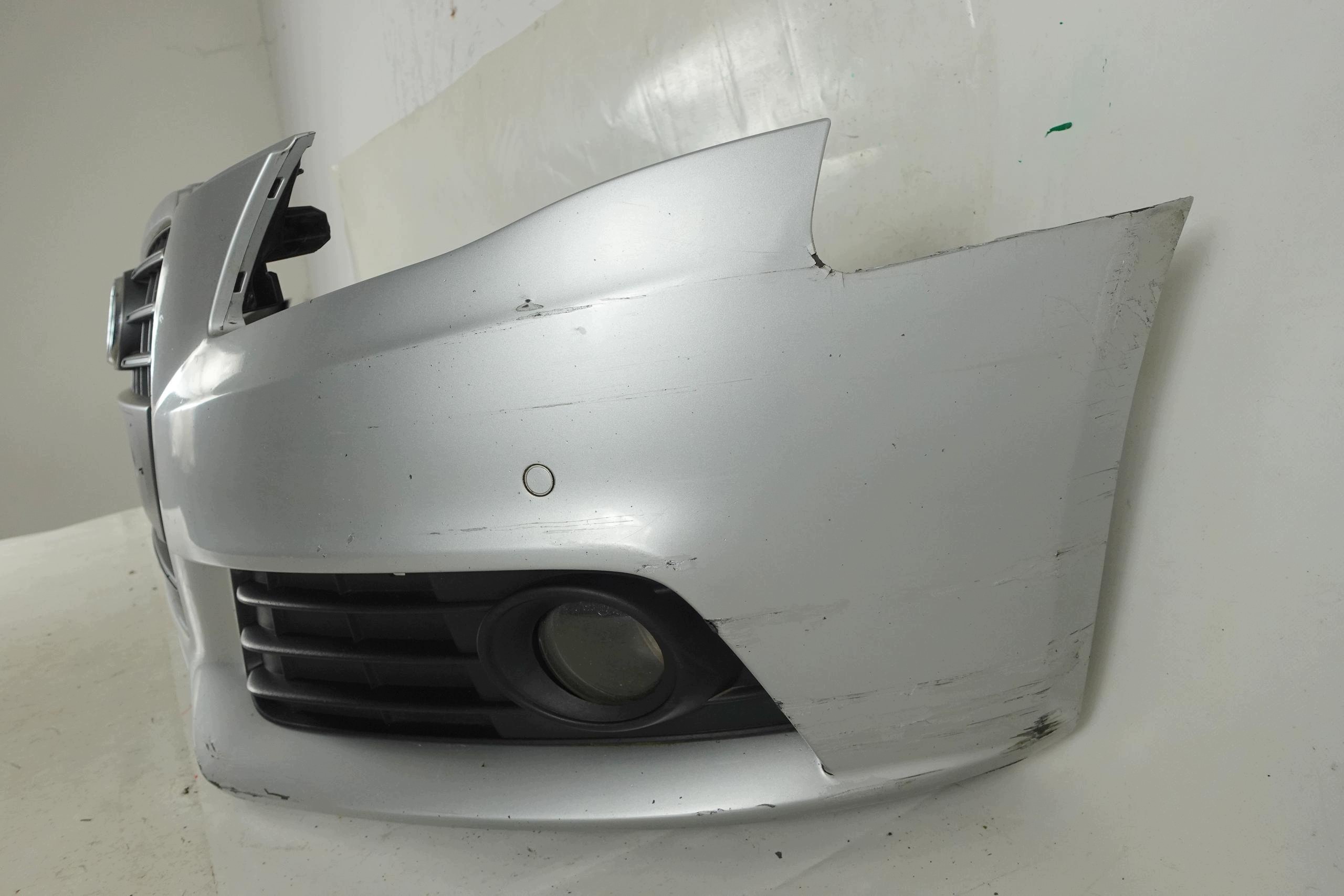 bumper front front AUDI A4 B8 07-11 grille PDC 2007-2011 LX7W 8K0807437