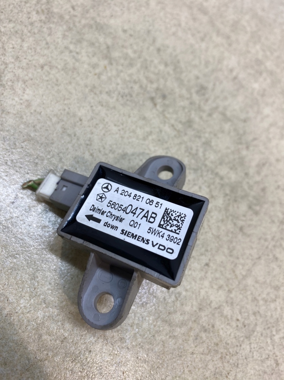 Crashsensor Drucksensor JOURNEY und 2.0 CRD 56054047AB