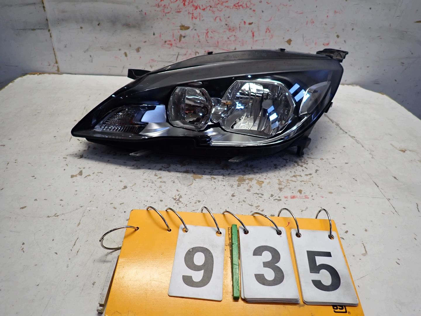 light front front left PEUGEOT 308 II T9 2014- 9677523080