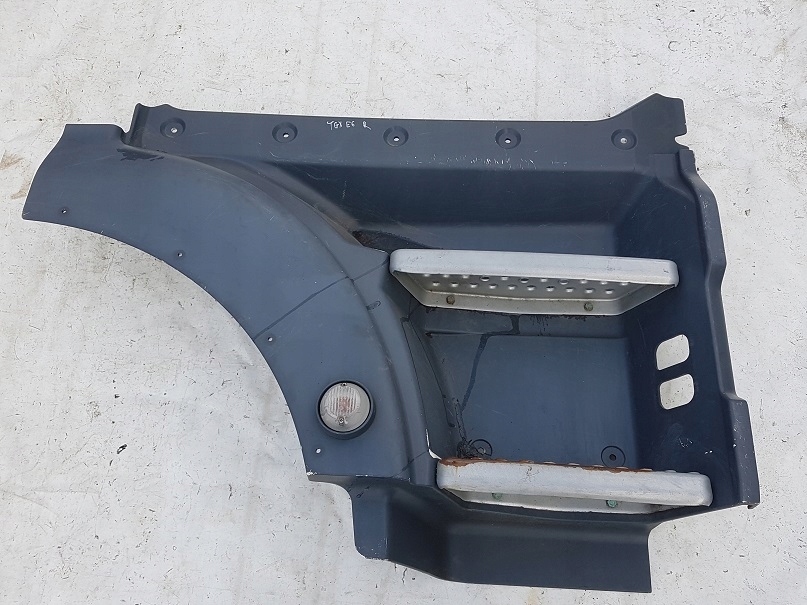 СТУПІНЬ СХОДИНКИ КАБІНИ RH MAN TGX EURO 6