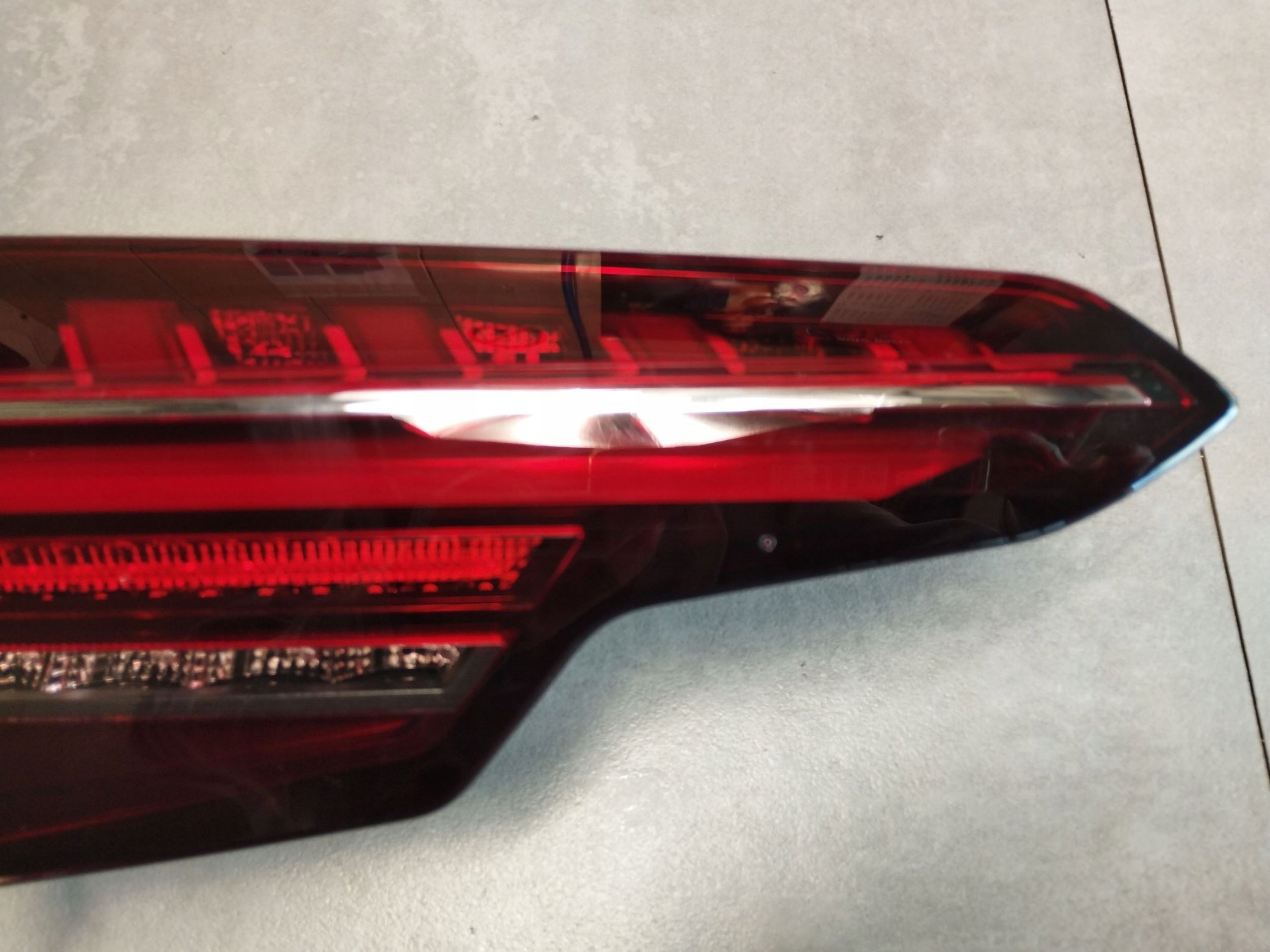 Audi A4 B9 8W sedan light rear left bonnet 8W5945093AC