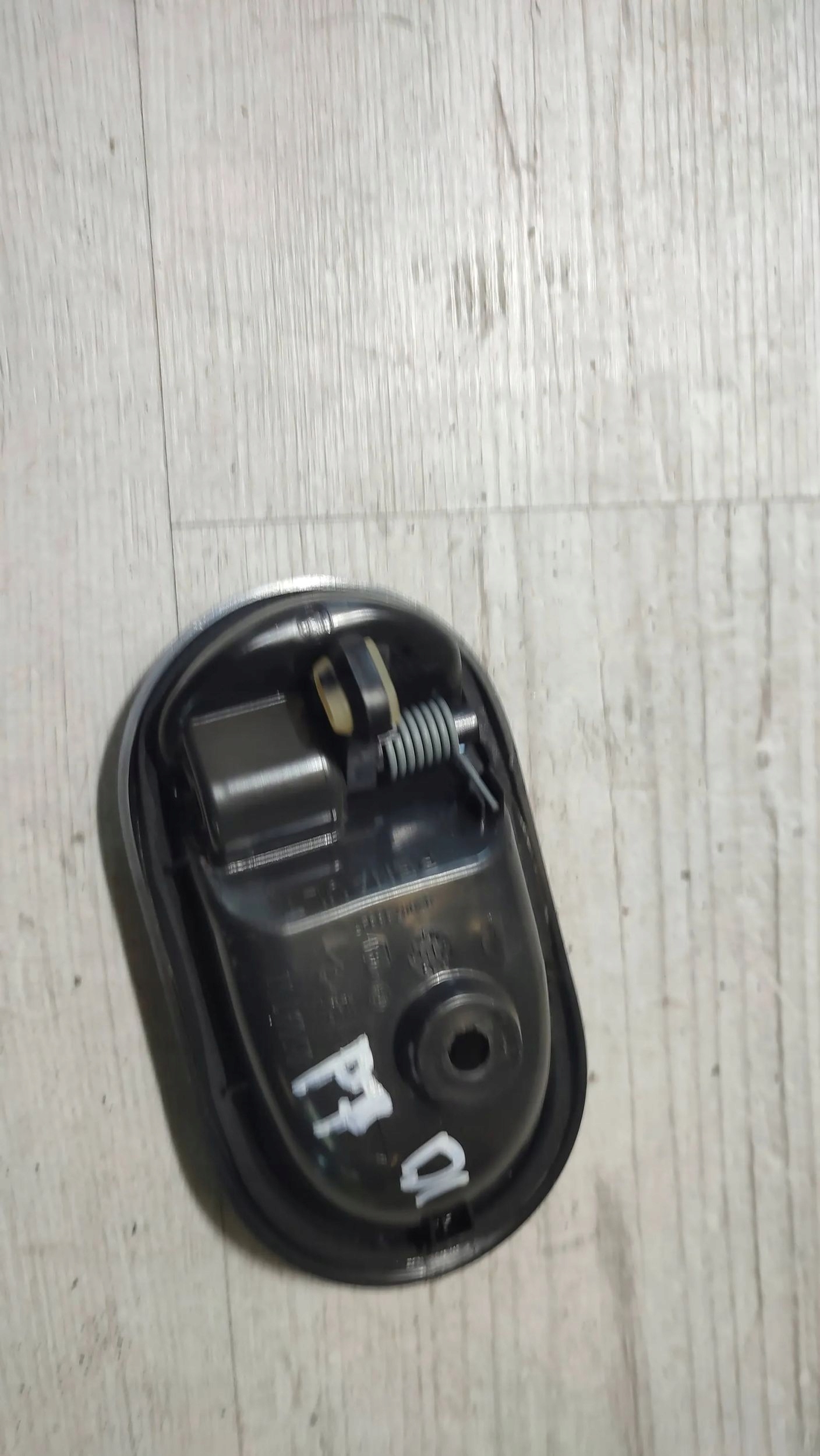 Dacia Duster and 16r 1.6b front side right handle inner