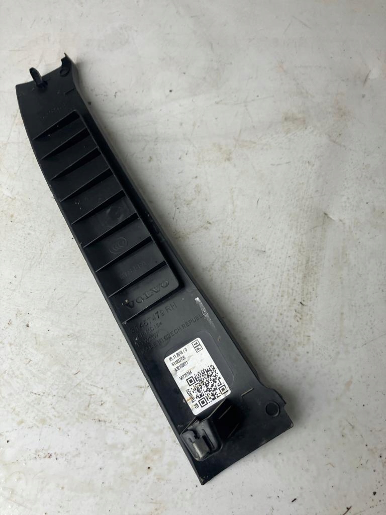 cover SLUPKA VOLVO XC40 31457479 right