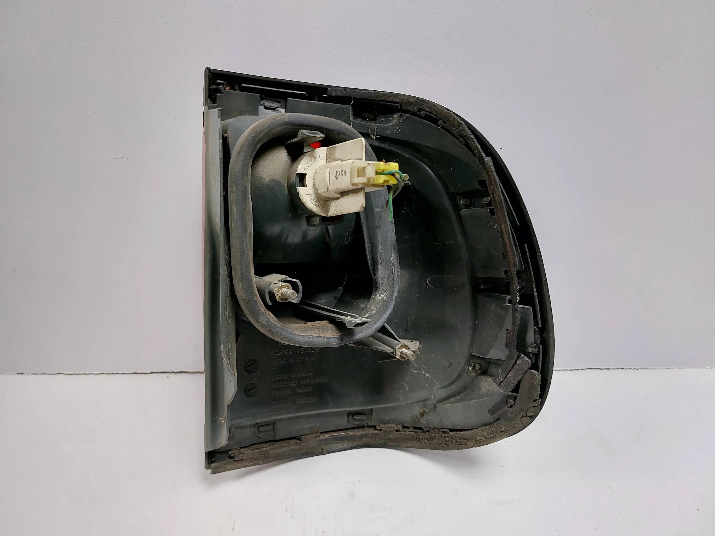 light rear part left Nissan Terrano II Lift