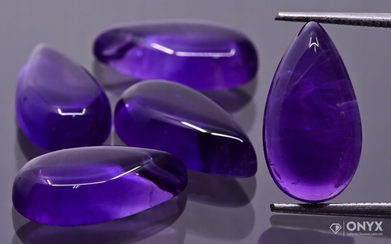 Ametyst A kabošon slza 18x10 mm