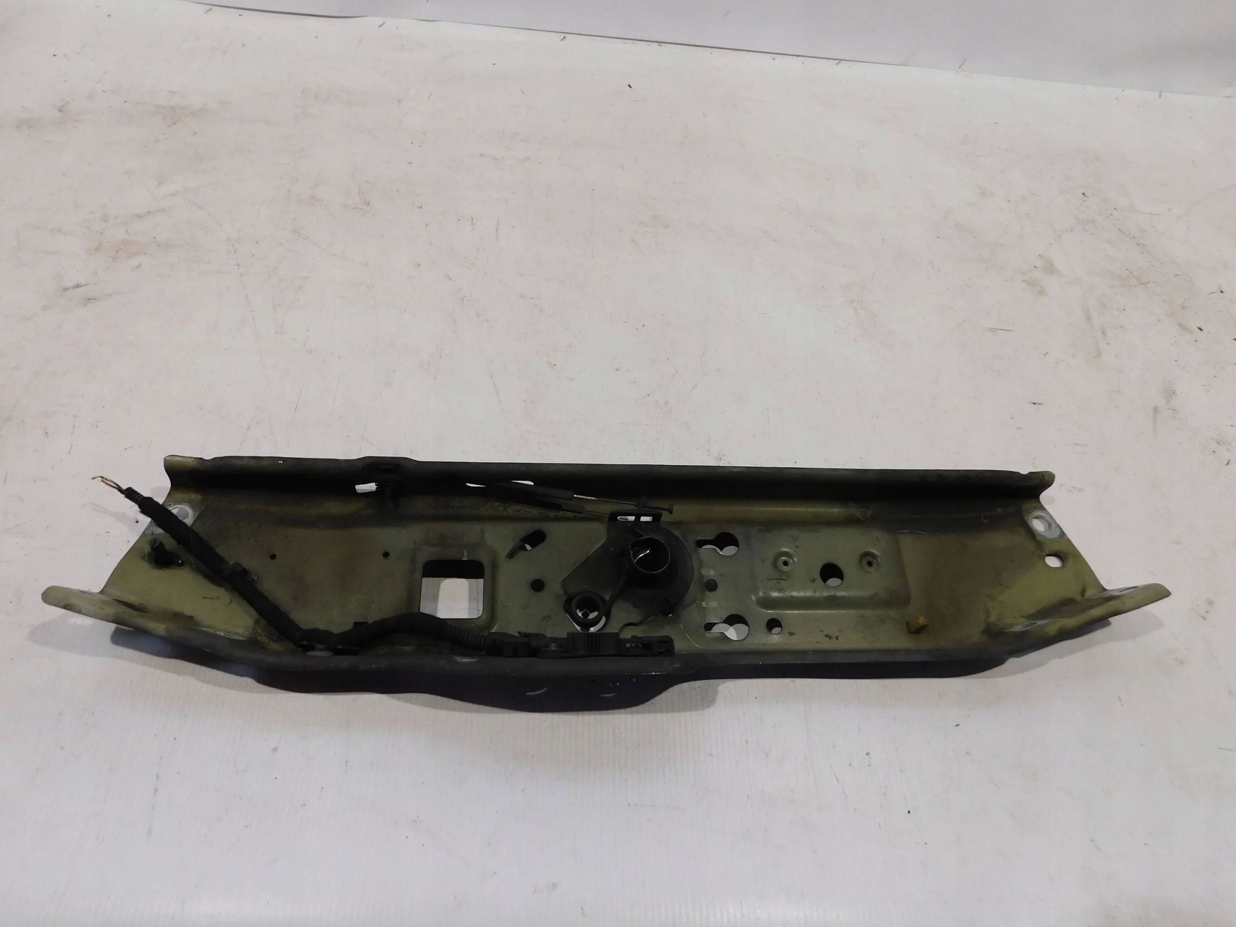 GURTEN ZAMKOWY MITTE OPEL ASTRA H III 3