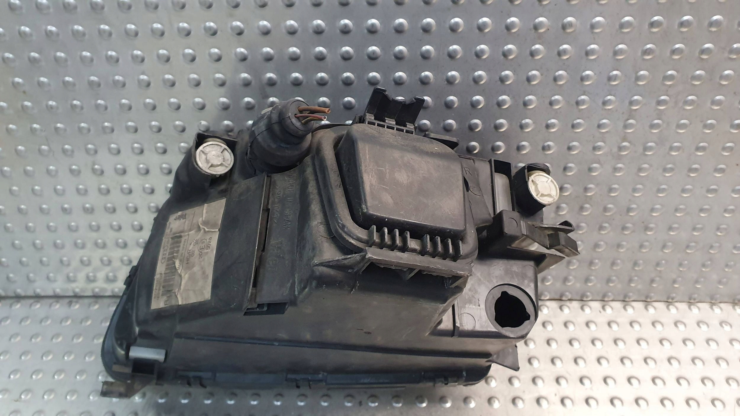 light front right AUDI A4 B5 95- 8D0941004A