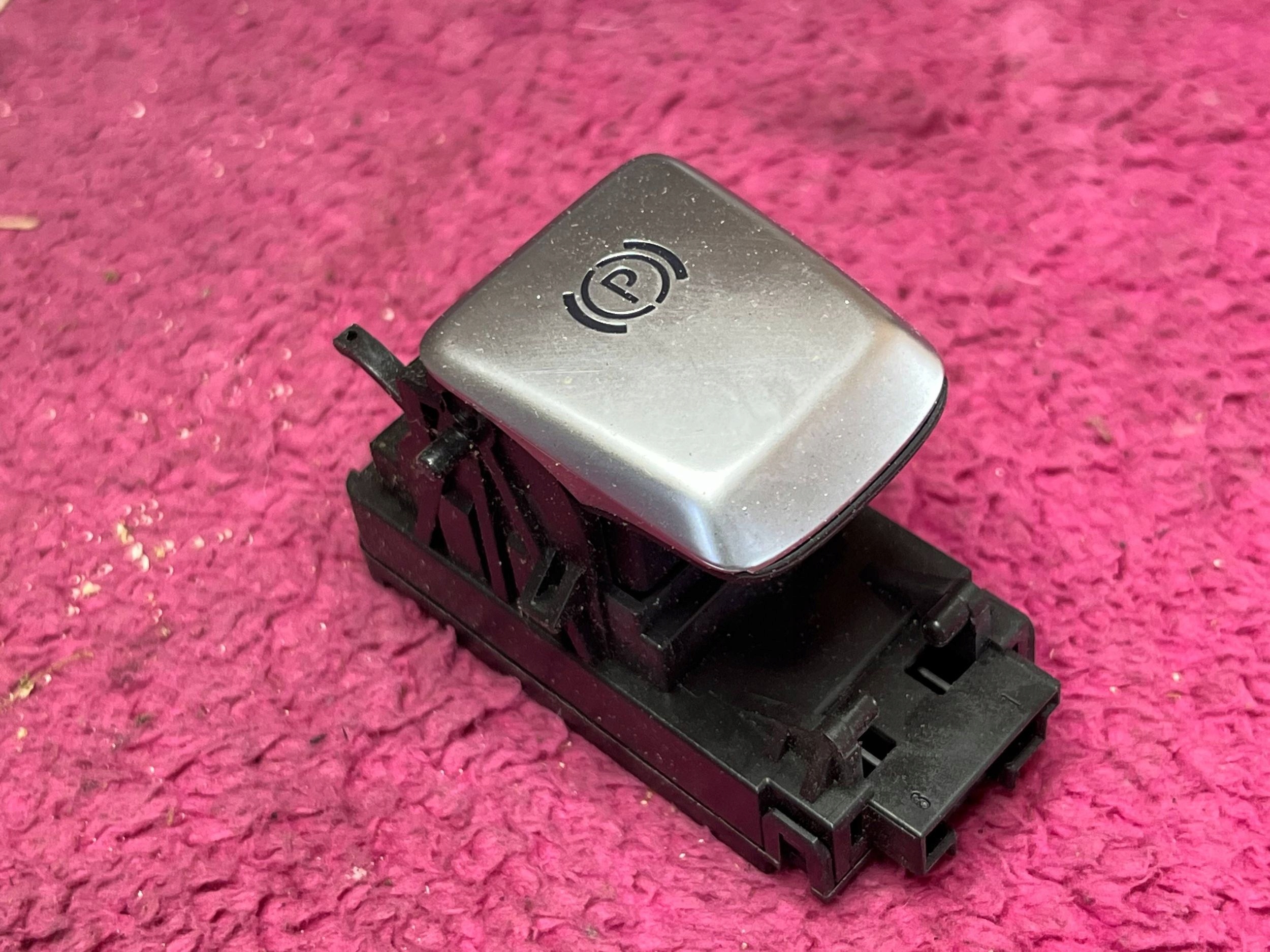 MERCEDES C-KLASA W205 button switch electric brake A2059056603 !J
