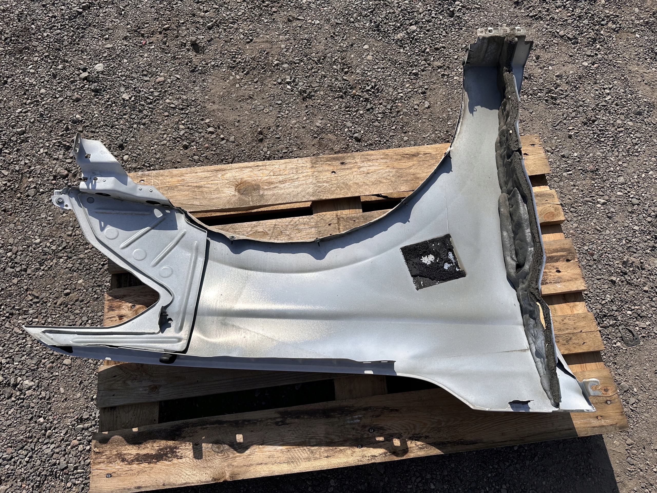 fender front front left Ford Expedition 2018+