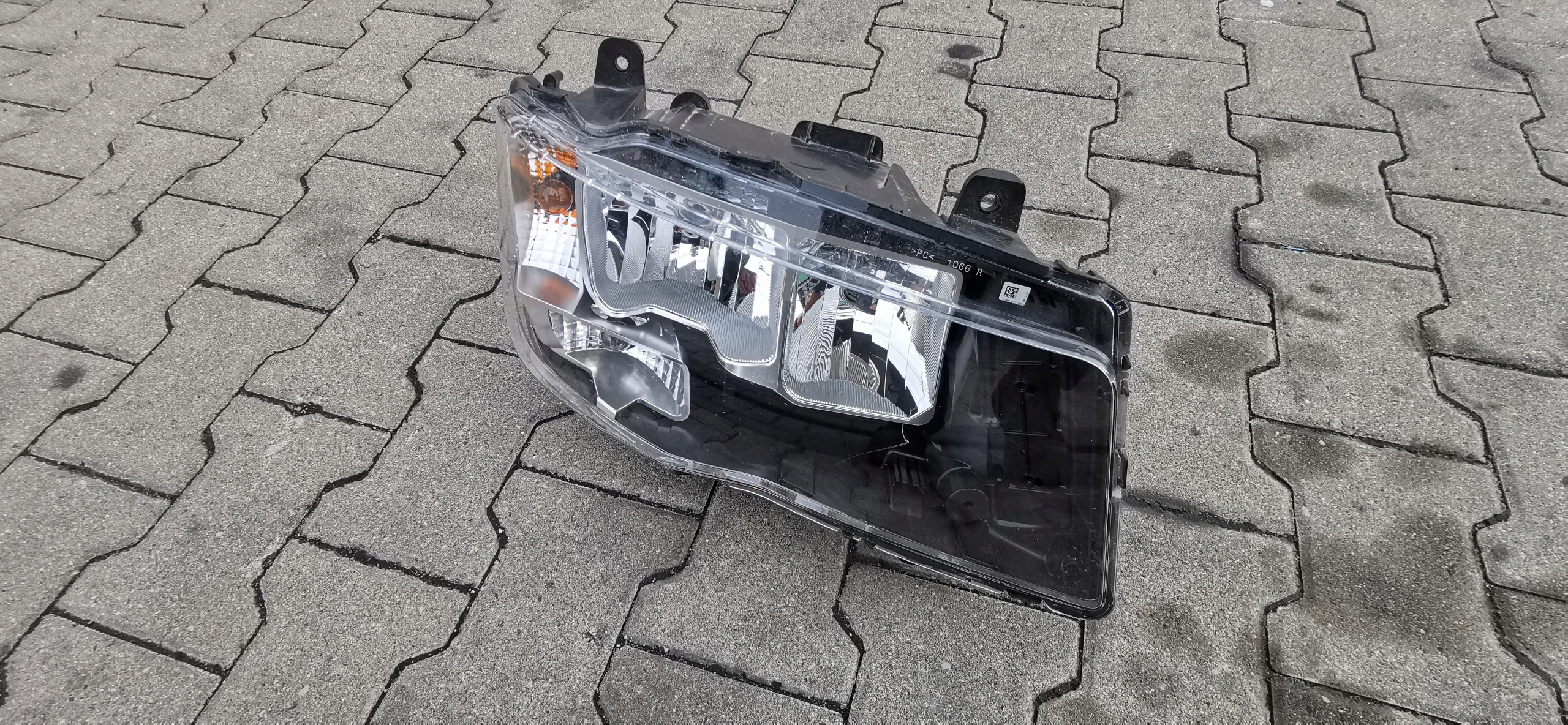 ФАРИ МАН ТГЛ ТГМ ТГХ ТОС Tg3 81251016732