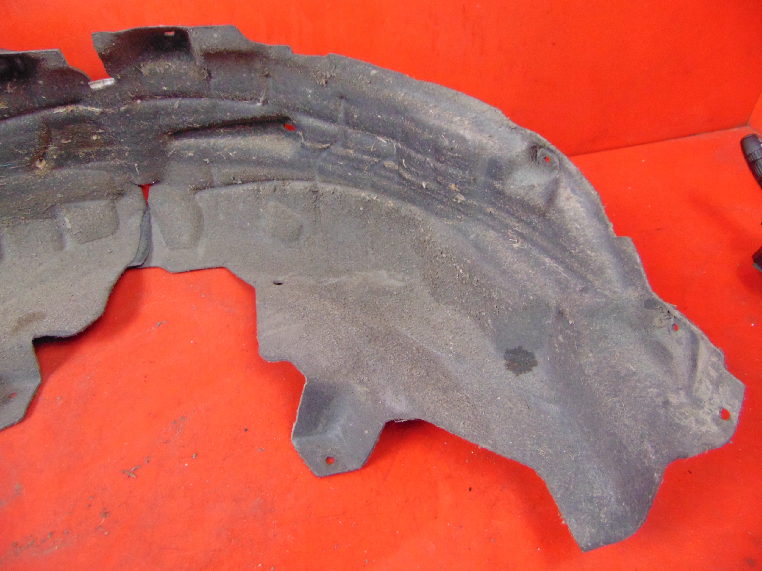 RANGE ROVER Evoque II L551 mudguard right rear part rear.