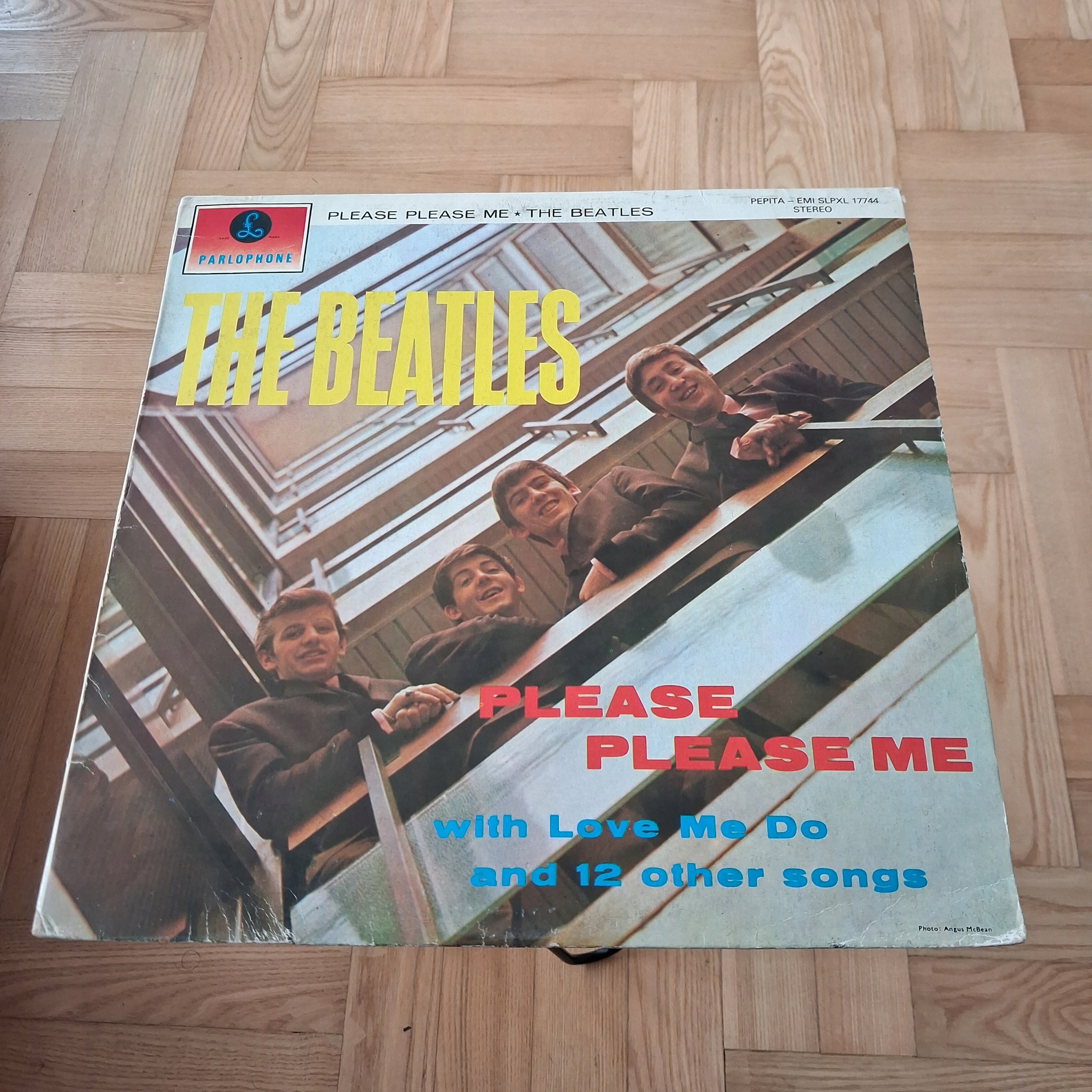 The-Beatles-Please-Please-Me