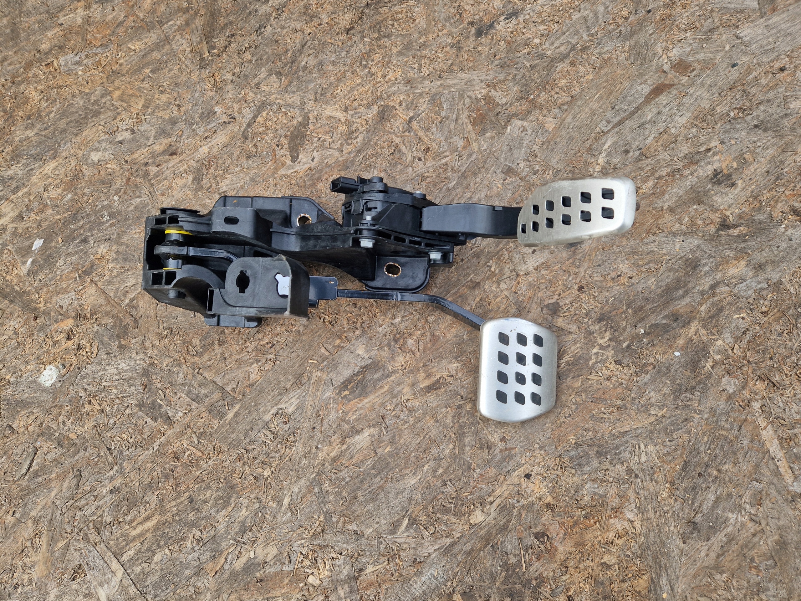 accelerator pedal RENAULT ARKANA RS LINE 180109562R