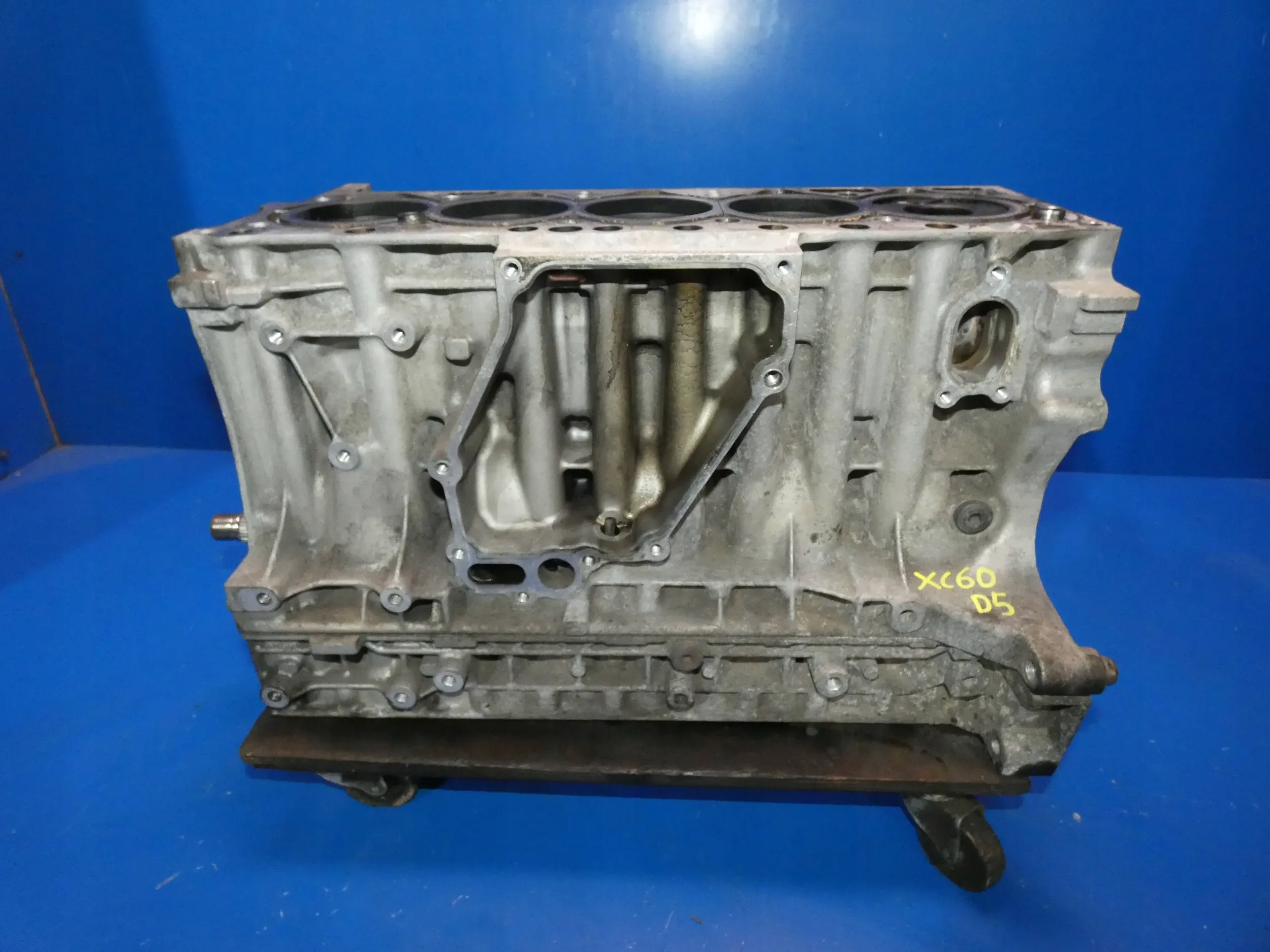 Volvo XC60 S60 II V60 2.4 D5 BLOK SILNIKA DÓŁ WAŁ TŁOKI D5244T14 Numer katalogowy części 30777125
