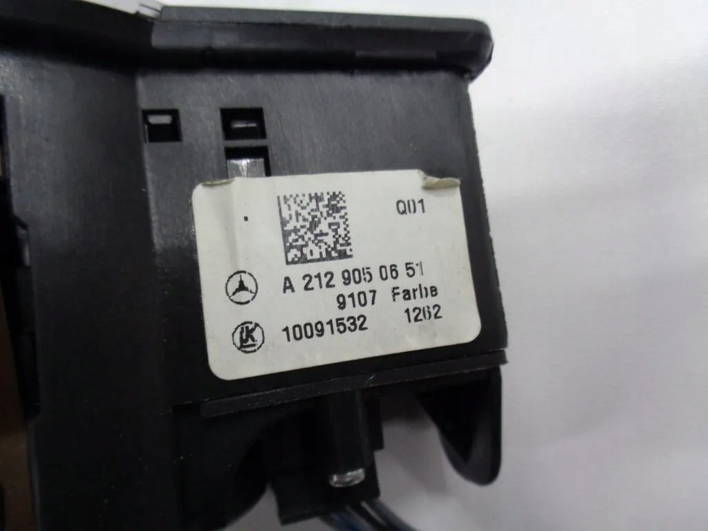 MERCEDES W207 C207 W212 light switch