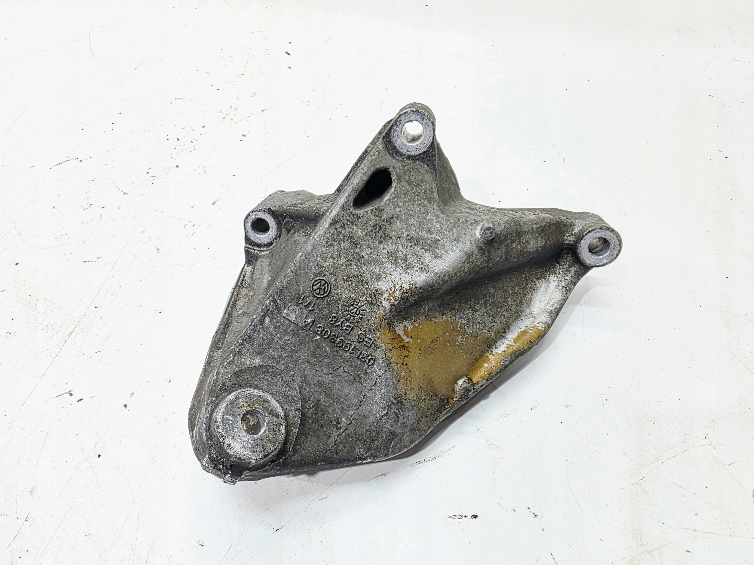 holder engine mount right VOLKSWAGEN CRAFTER 2.0 TDI 03L199308A