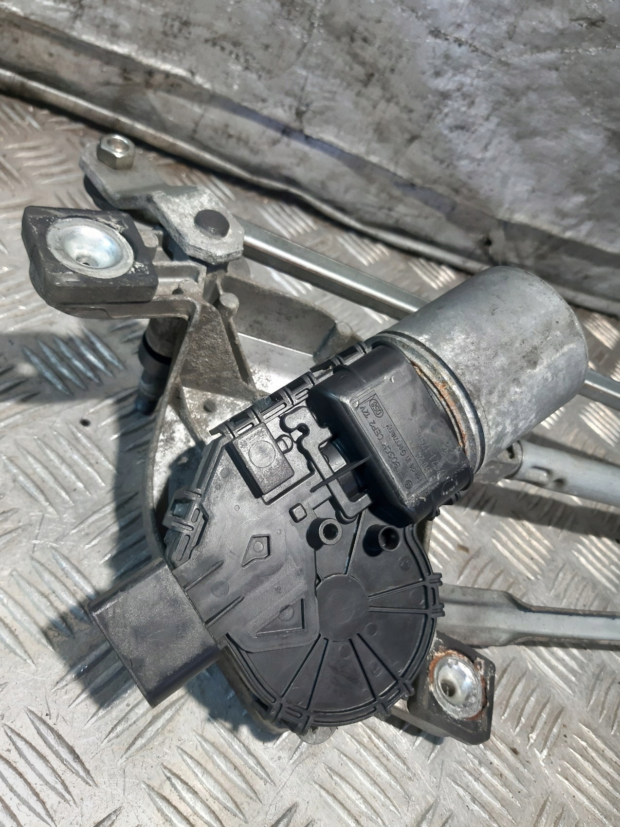FORD MONDEO MK4 wiper mechanism front 3397021018 BOSCH