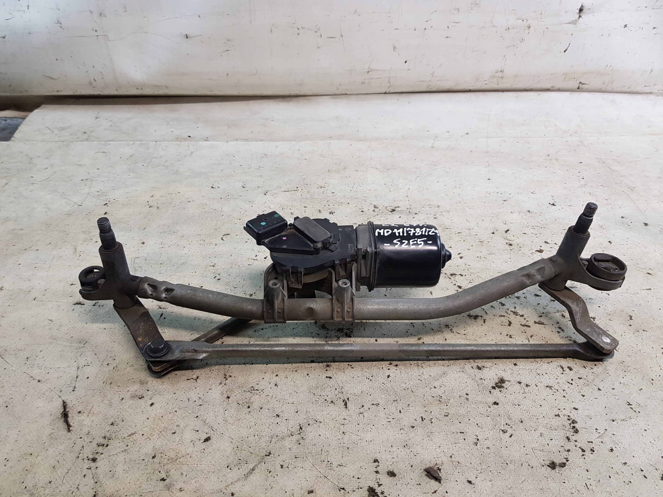 wiper mechanism front CITROEN C2 2007r. VALEO 53630187