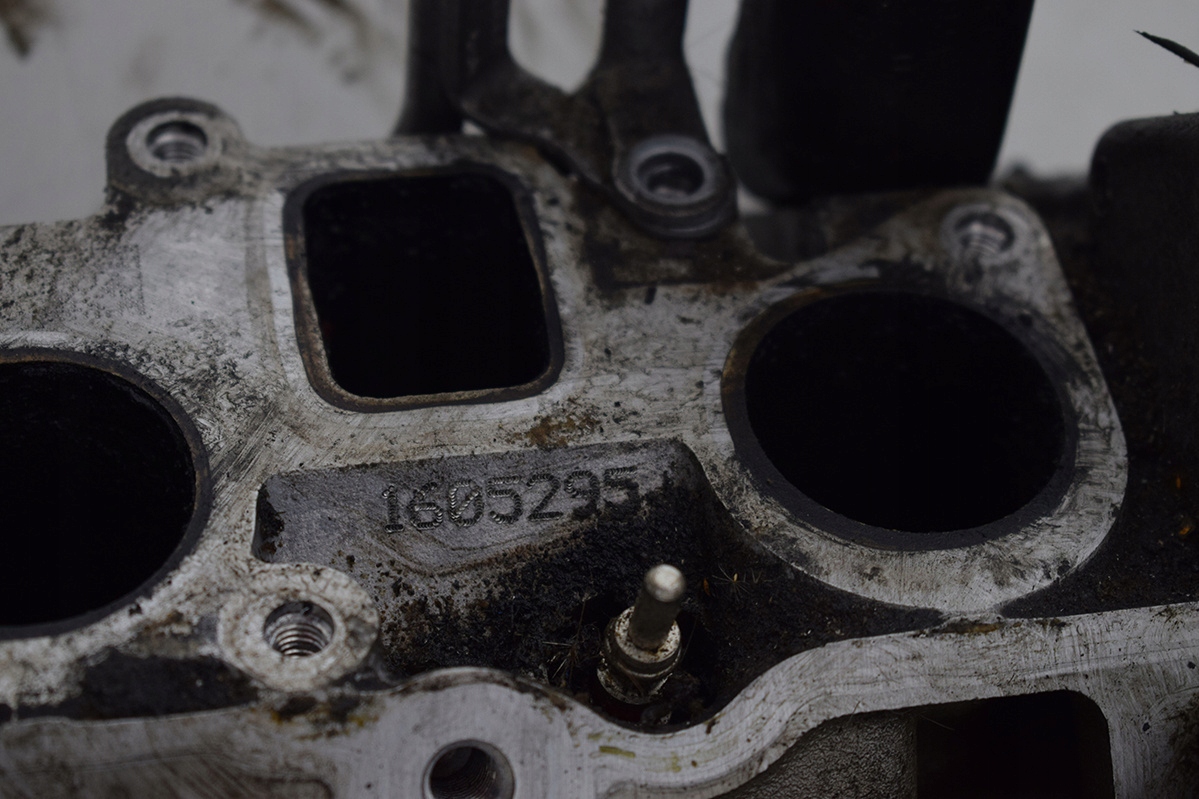 head. of the engine AUDI 3.0 TDI V6 CLA 059.3.AP left