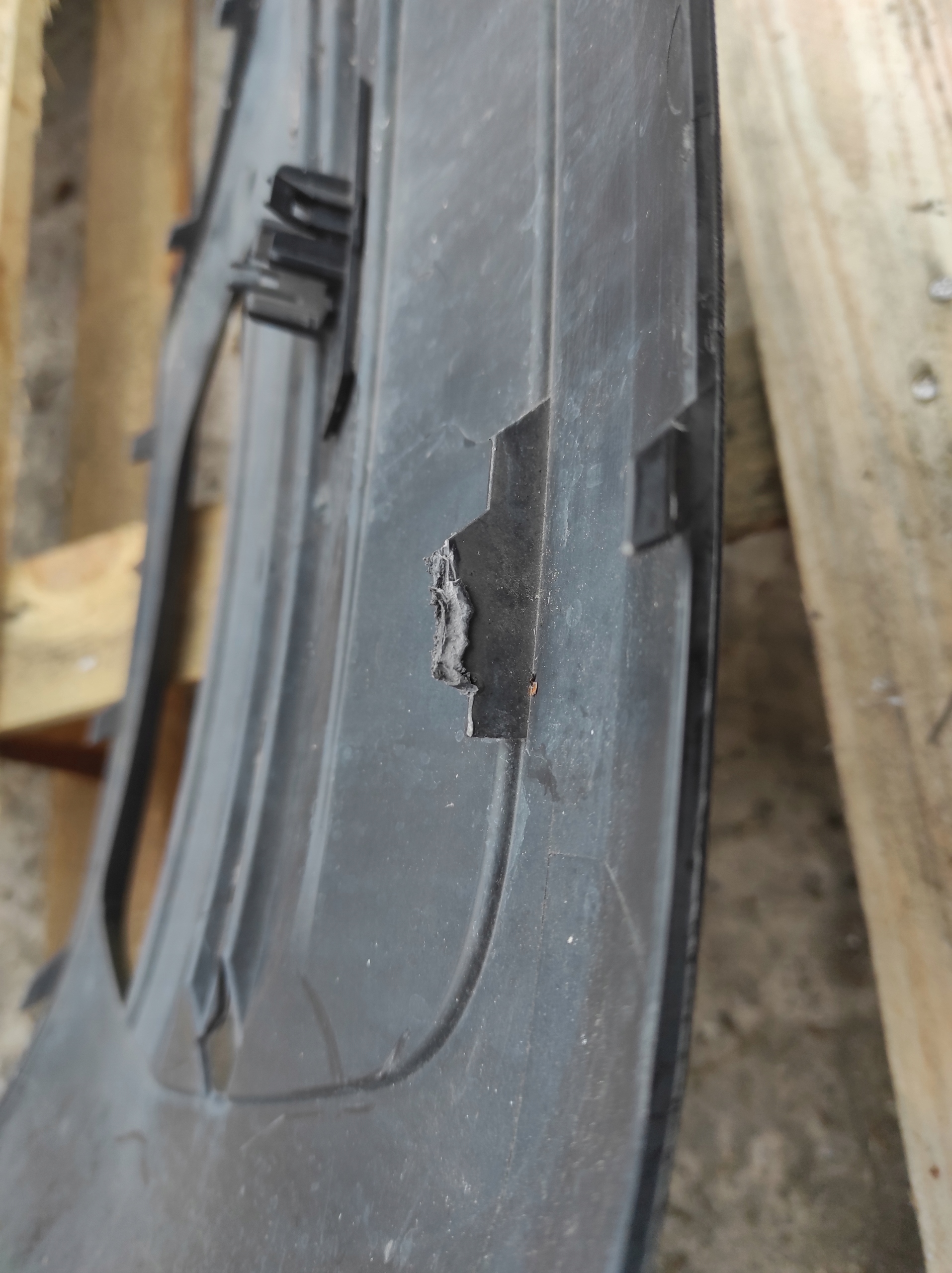 VW grid of a bumper 7LA807490